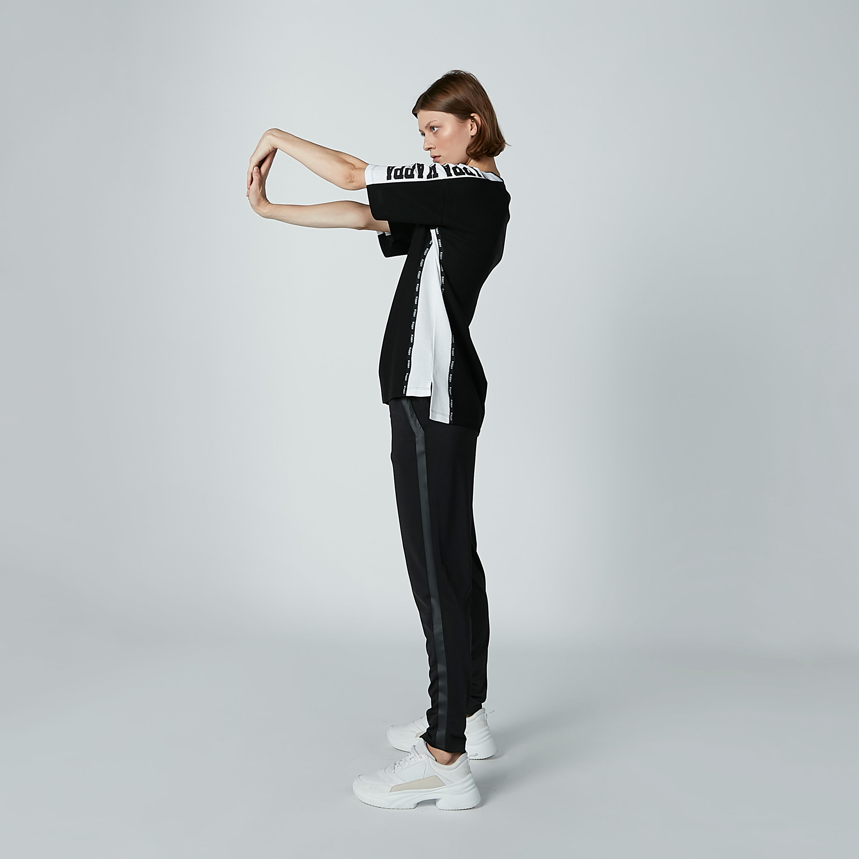 تيشيرت بياقة مستديرة وحواف غير مستوية وطبعات من كابا-women-clothing-sportswearandactivewear-tshirtsandvests-image-4