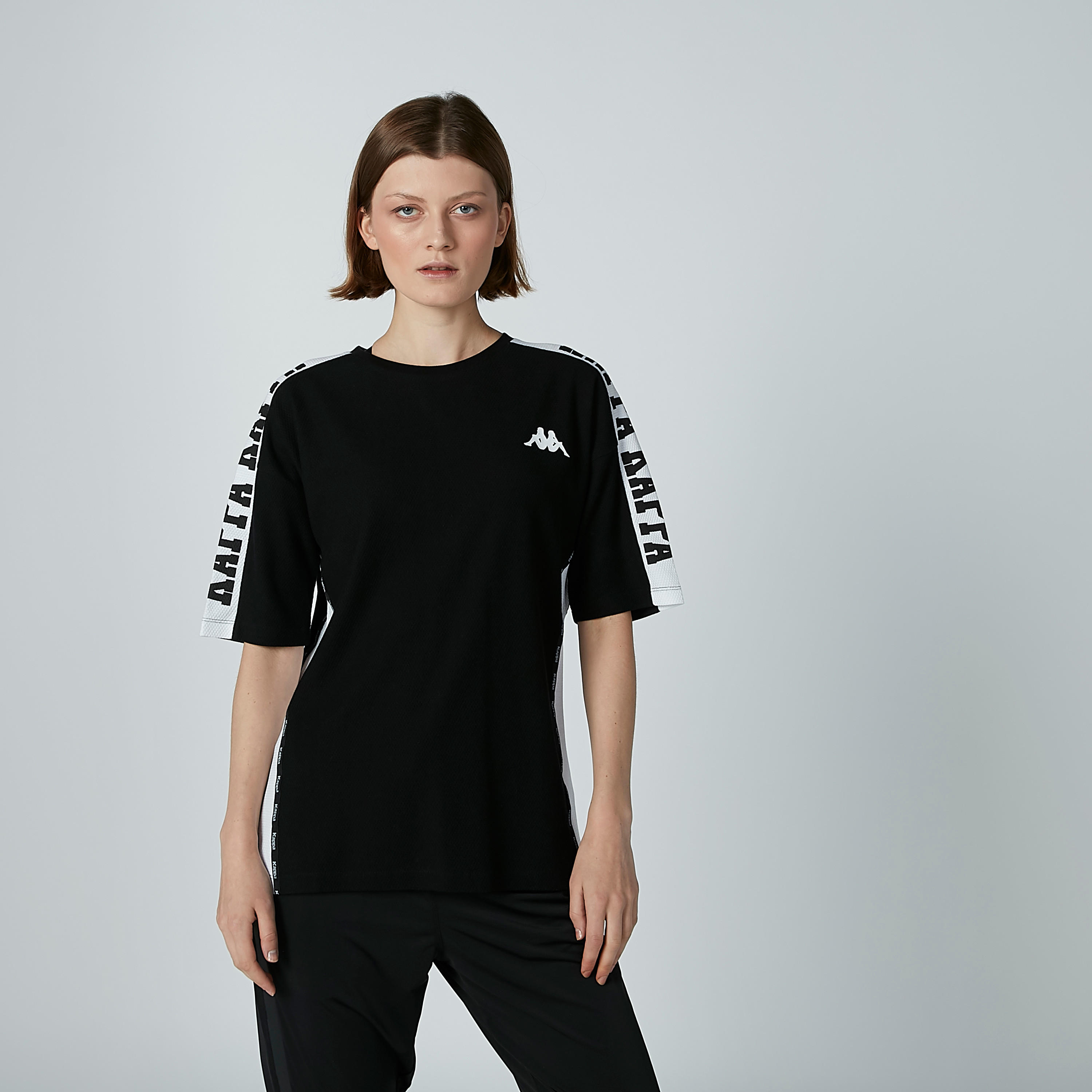 تيشيرت بياقة مستديرة وحواف غير مستوية وطبعات من كابا-women-clothing-sportswearandactivewear-tshirtsandvests-image-6