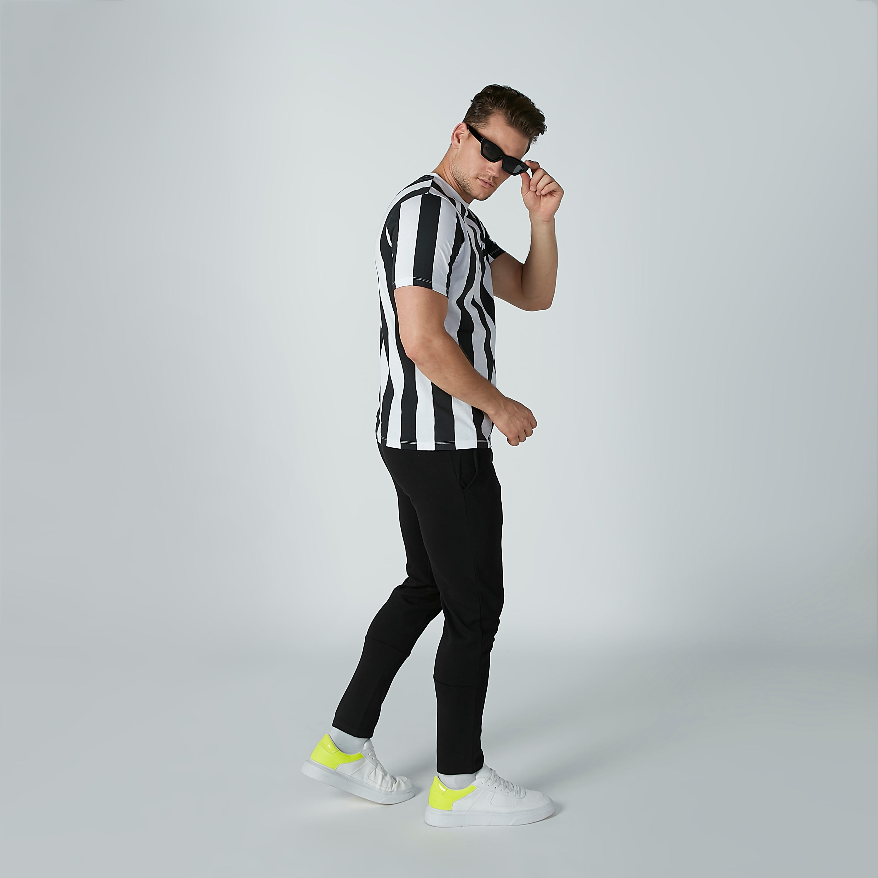 تيشيرت مقلّم بياقة مستديرة وأكمام قصيرة من كابا-men-clothing-tshirtsandpolos-tshirts-image-2