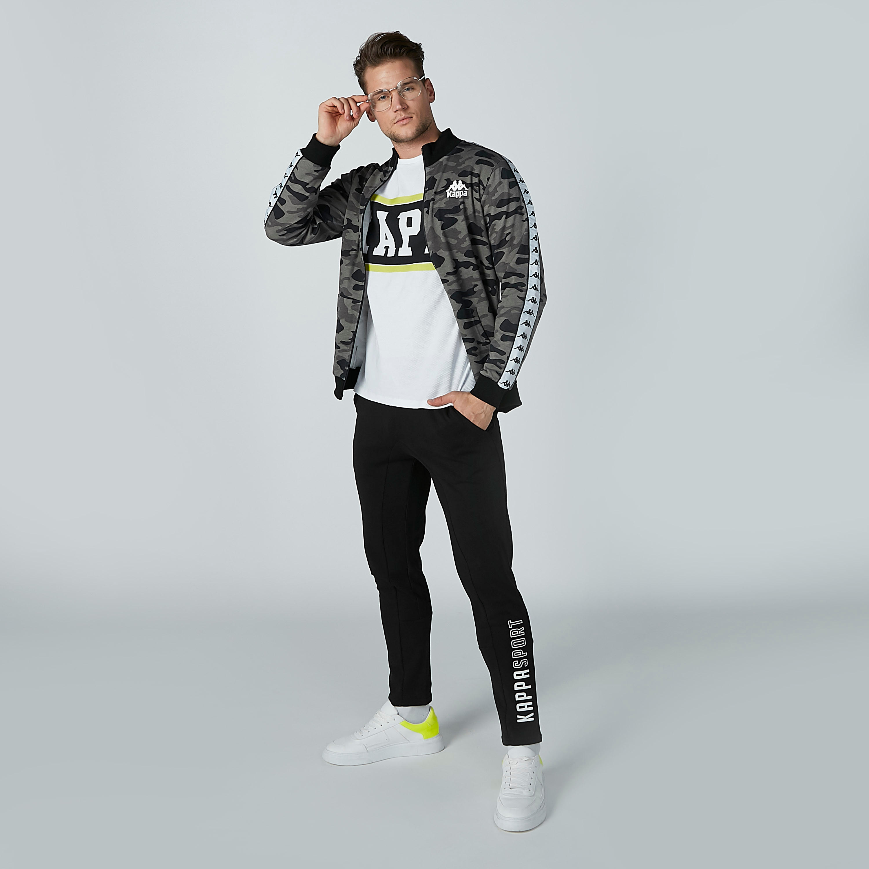 تيشيرت بأكمام قصيرة وشريطة وطبعات من كابا-men-clothing-tshirtsandpolos-tshirts-image-4
