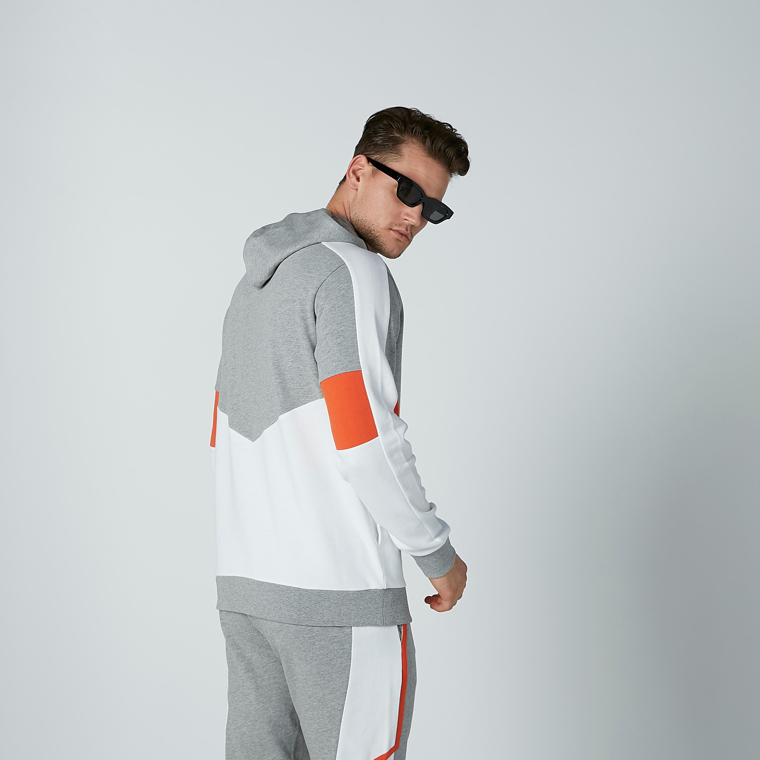 سويت شيرت بقبعة وأكمام طويلة وطبعات من كابا-men-winterwear-hoodiesandsweatshirts-image-4