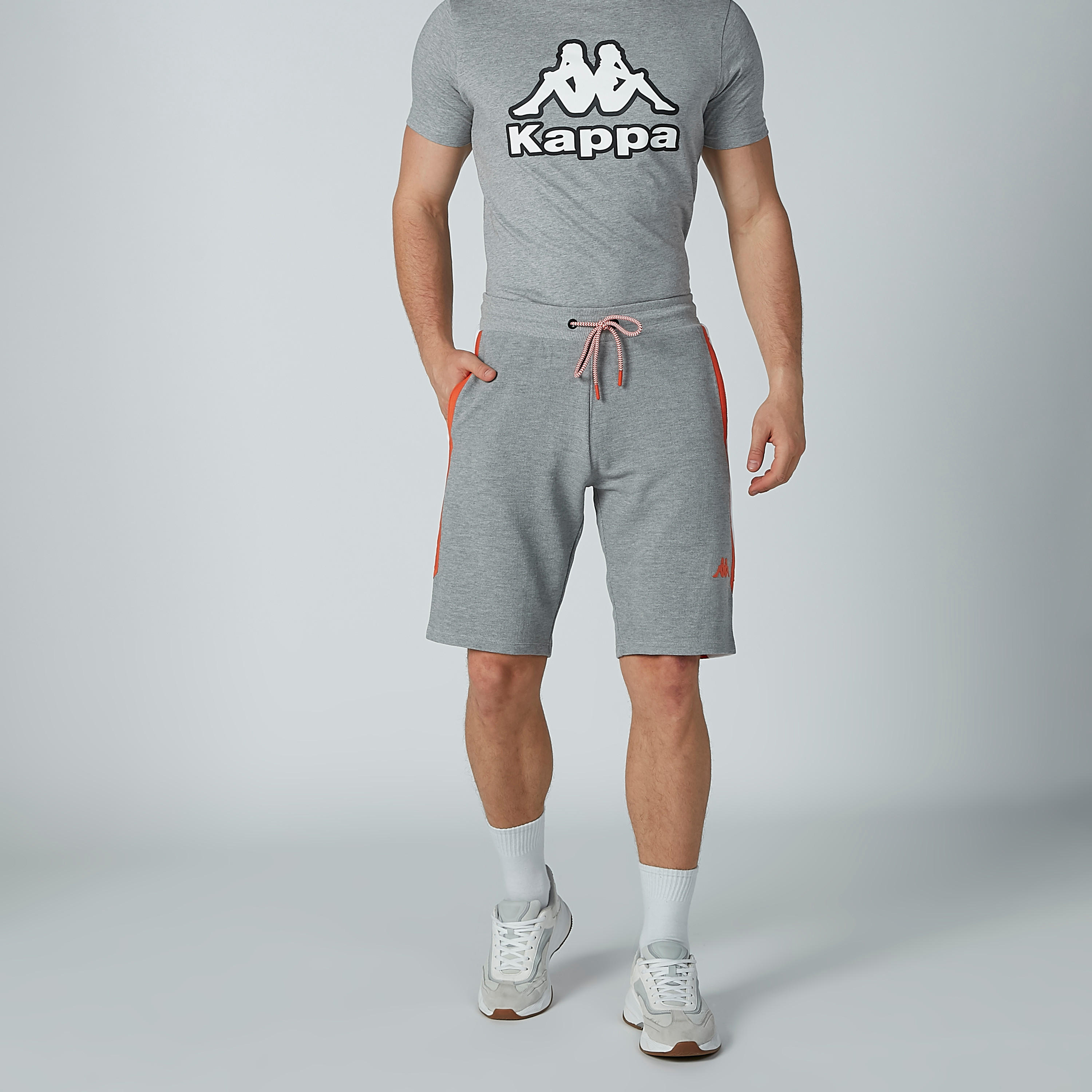 شورت برباط وجيوب وشريطة من كابا-men-clothing-sportswearandactivewear-bottoms-image-2