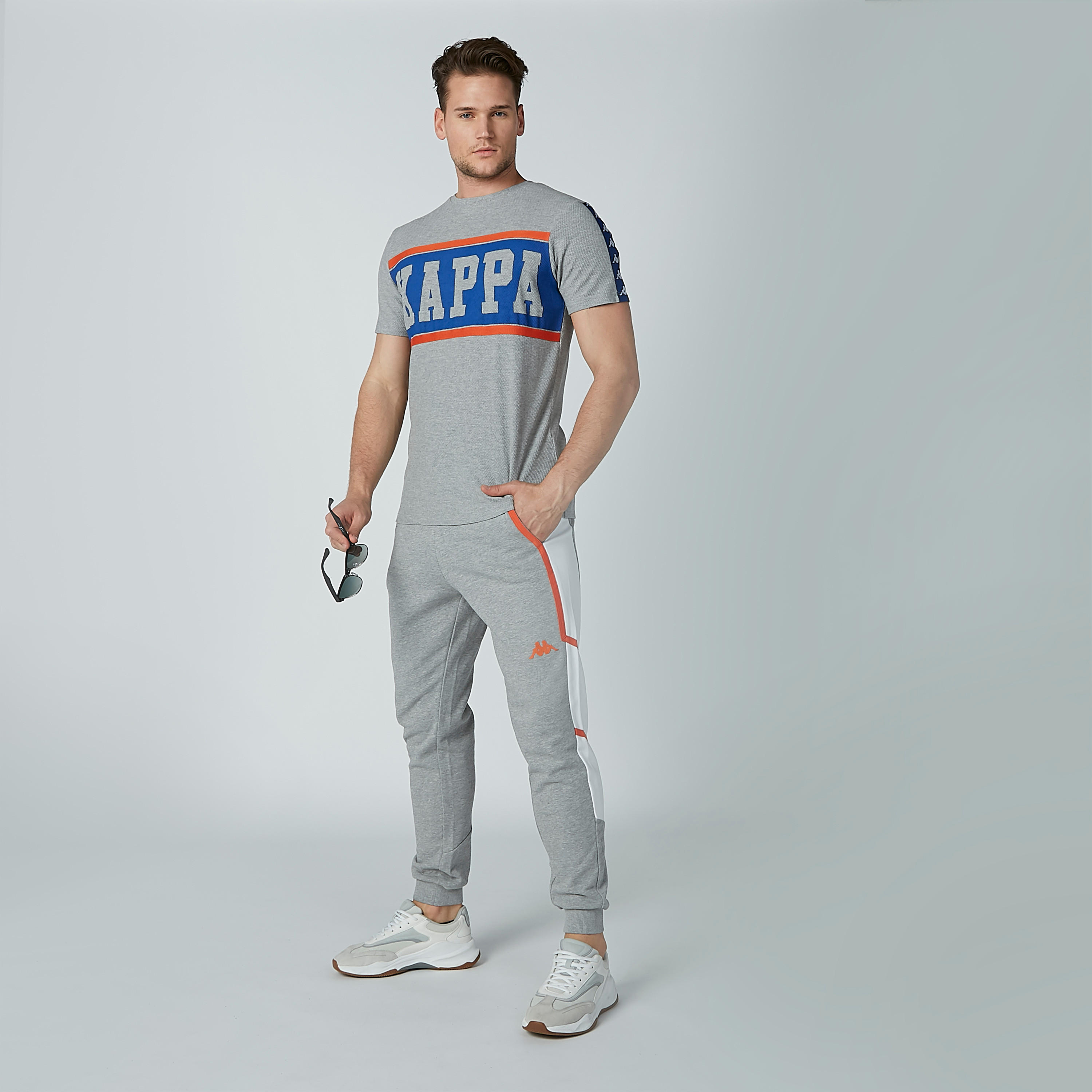بنطال رياضي برباط وجيوب وشريطة من كابا-men-clothing-bottoms-joggers-image-3