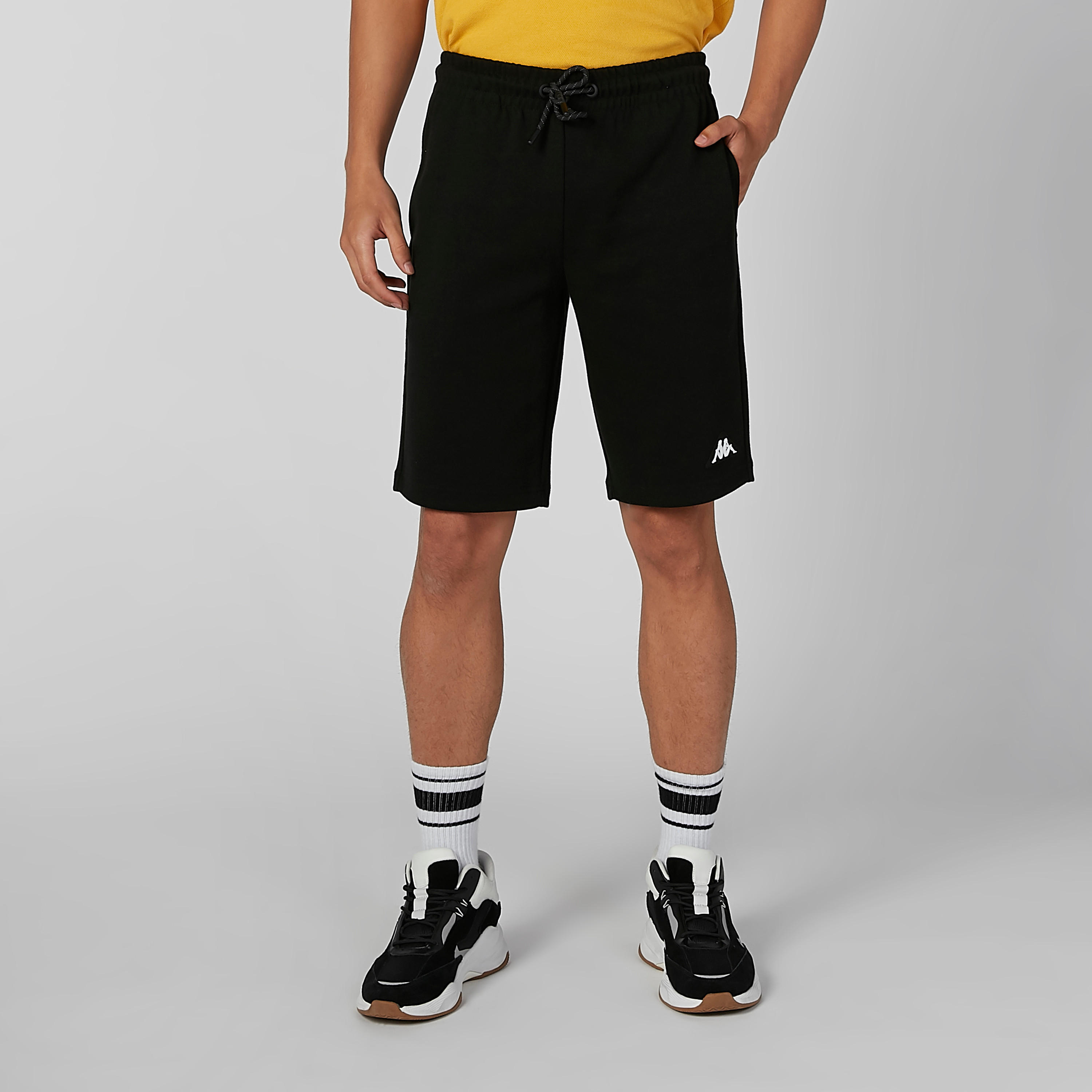 شورت بخصر مطاطي ورباط بجيوب من كابا-men-clothing-bottoms-shorts-image-1