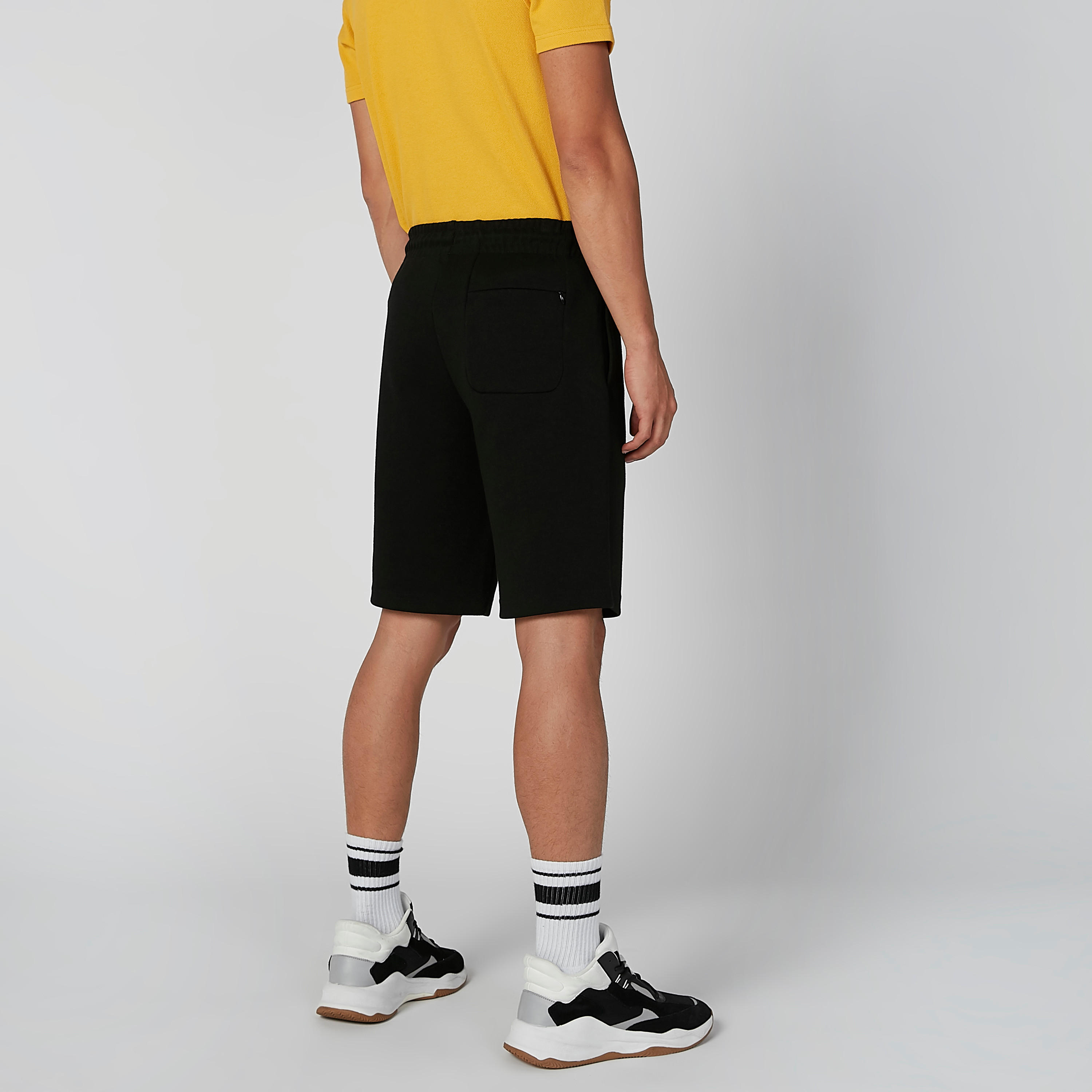 شورت بخصر مطاطي ورباط بجيوب من كابا-men-clothing-bottoms-shorts-image-5