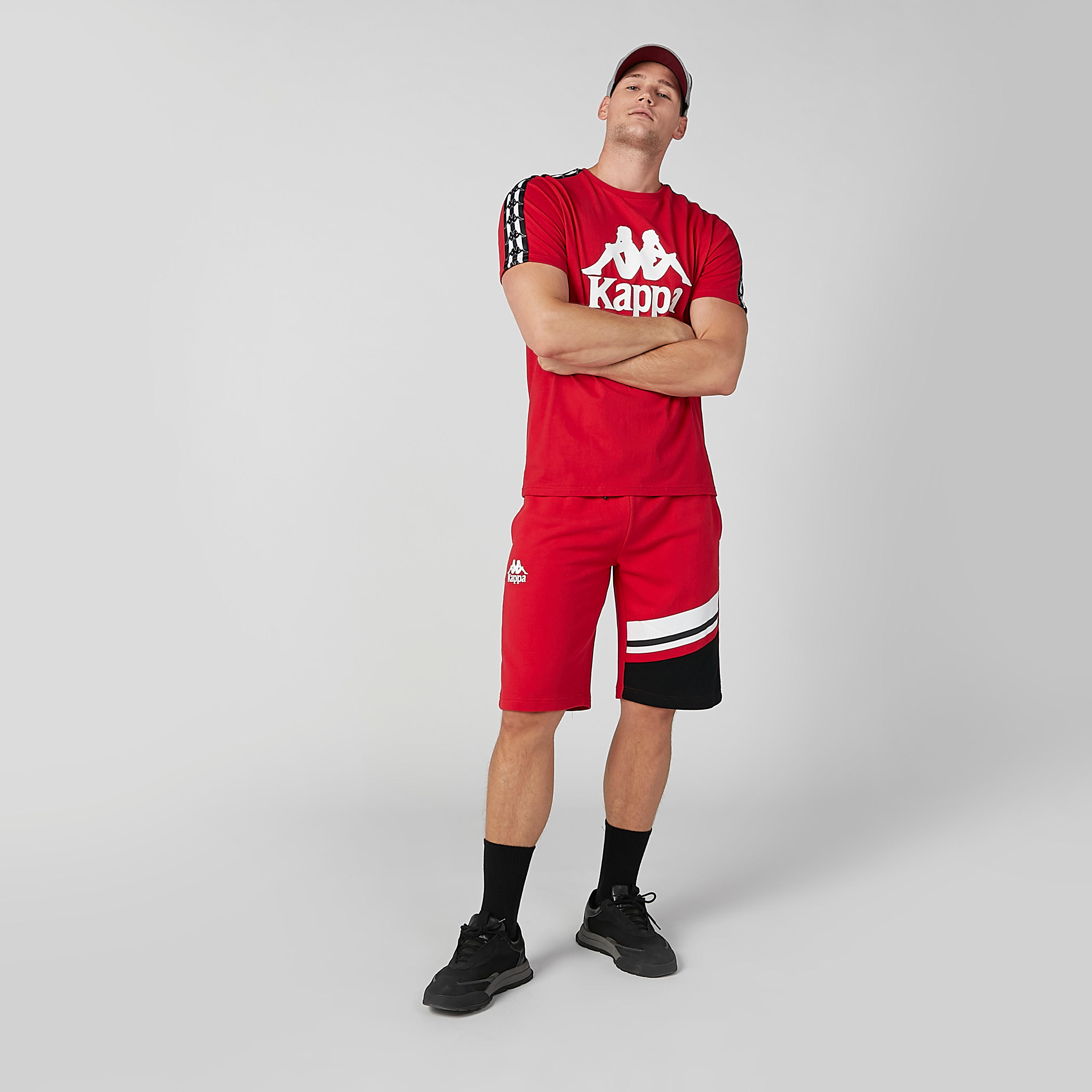 شورت بخصر مطّاطي ورباط وجيوب من كابا-men-clothing-bottoms-shorts-image-2