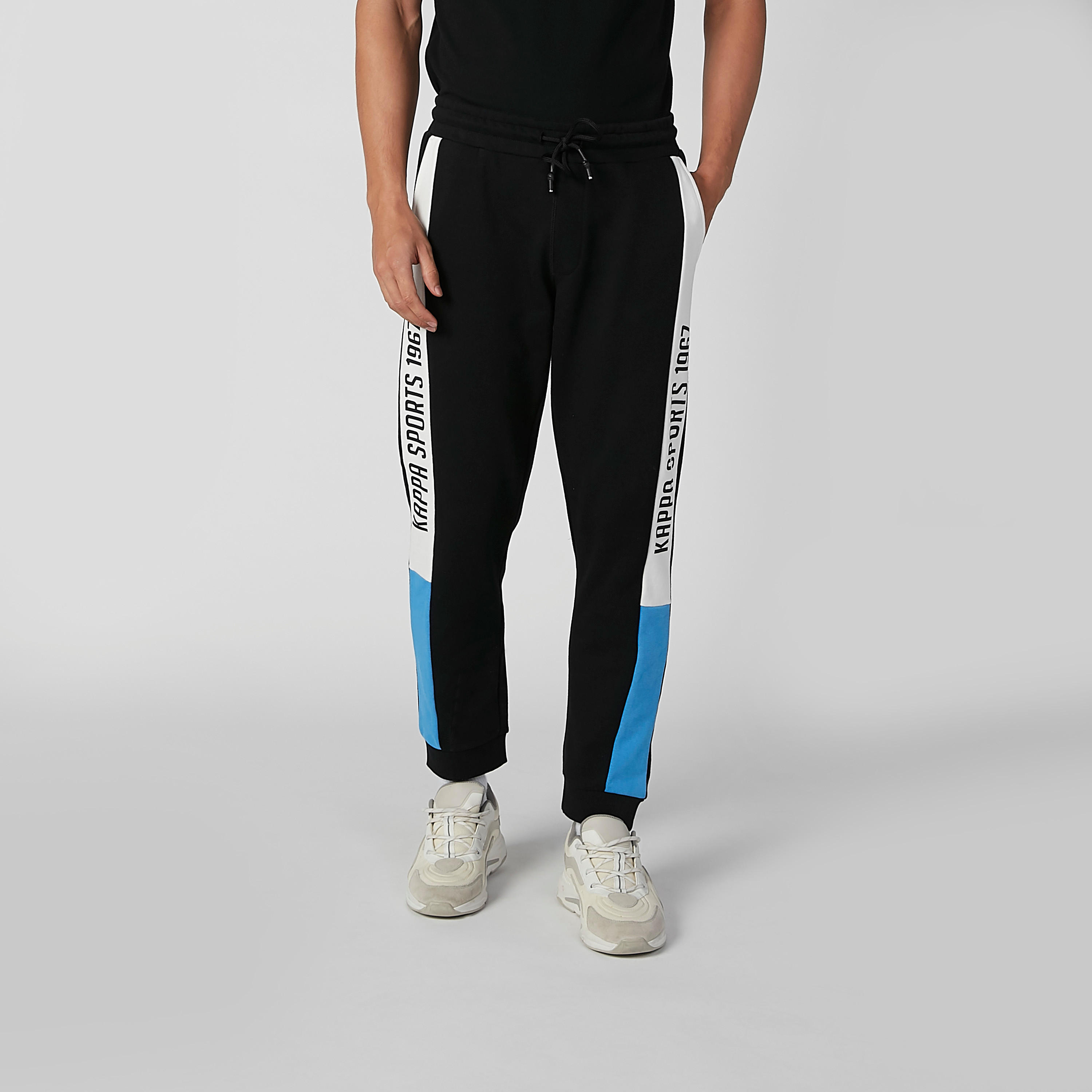 بنطلون رياضي طويل برباط وجيوب وطبعات من كابا-men-clothing-bottoms-joggers-image-4