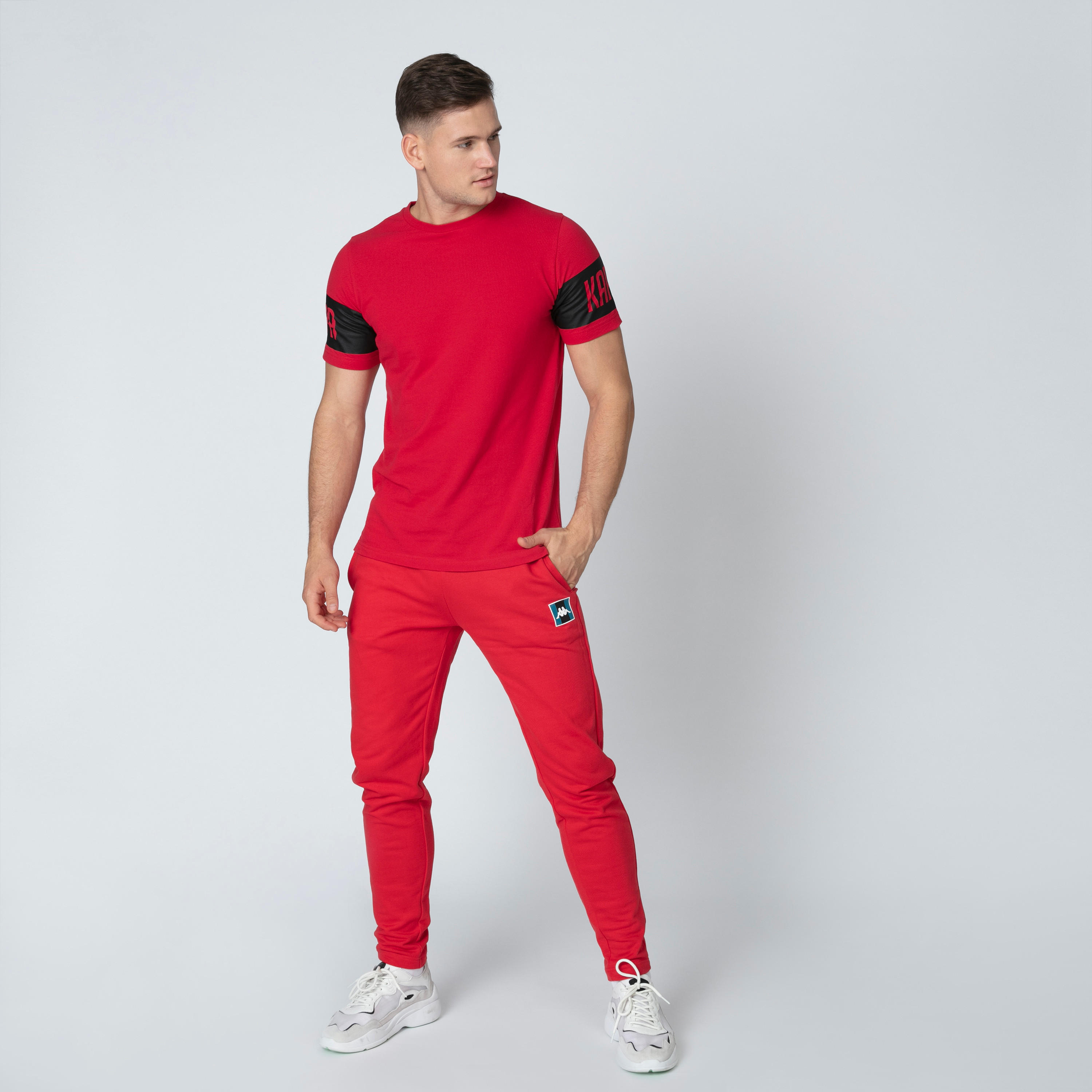 بنطلون رياضي مستدام بخصر متوسط الارتفاع ورباط وجيوب من كابا -men-clothing-bottoms-joggers-image-1