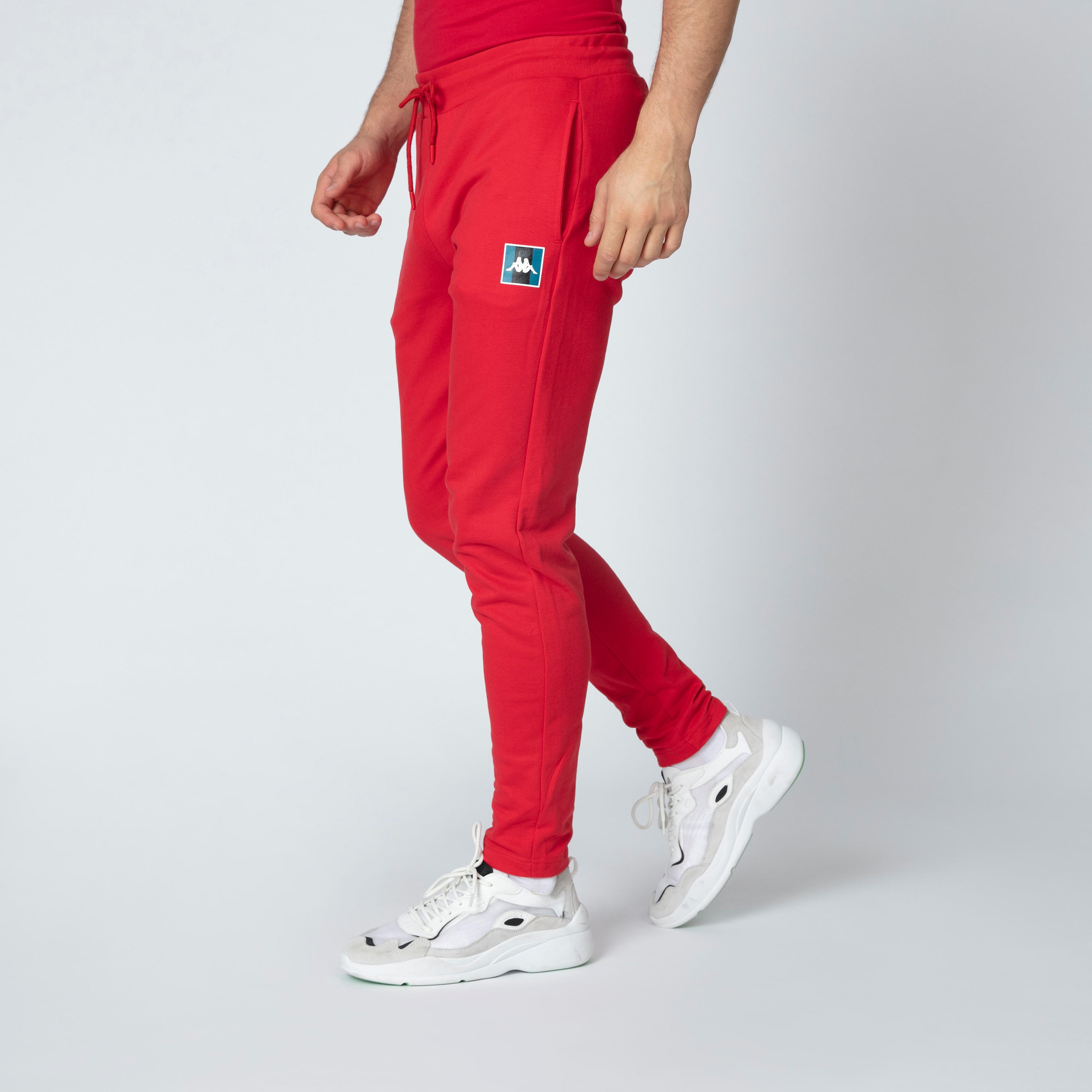 بنطلون رياضي مستدام بخصر متوسط الارتفاع ورباط وجيوب من كابا -men-clothing-bottoms-joggers-image-3