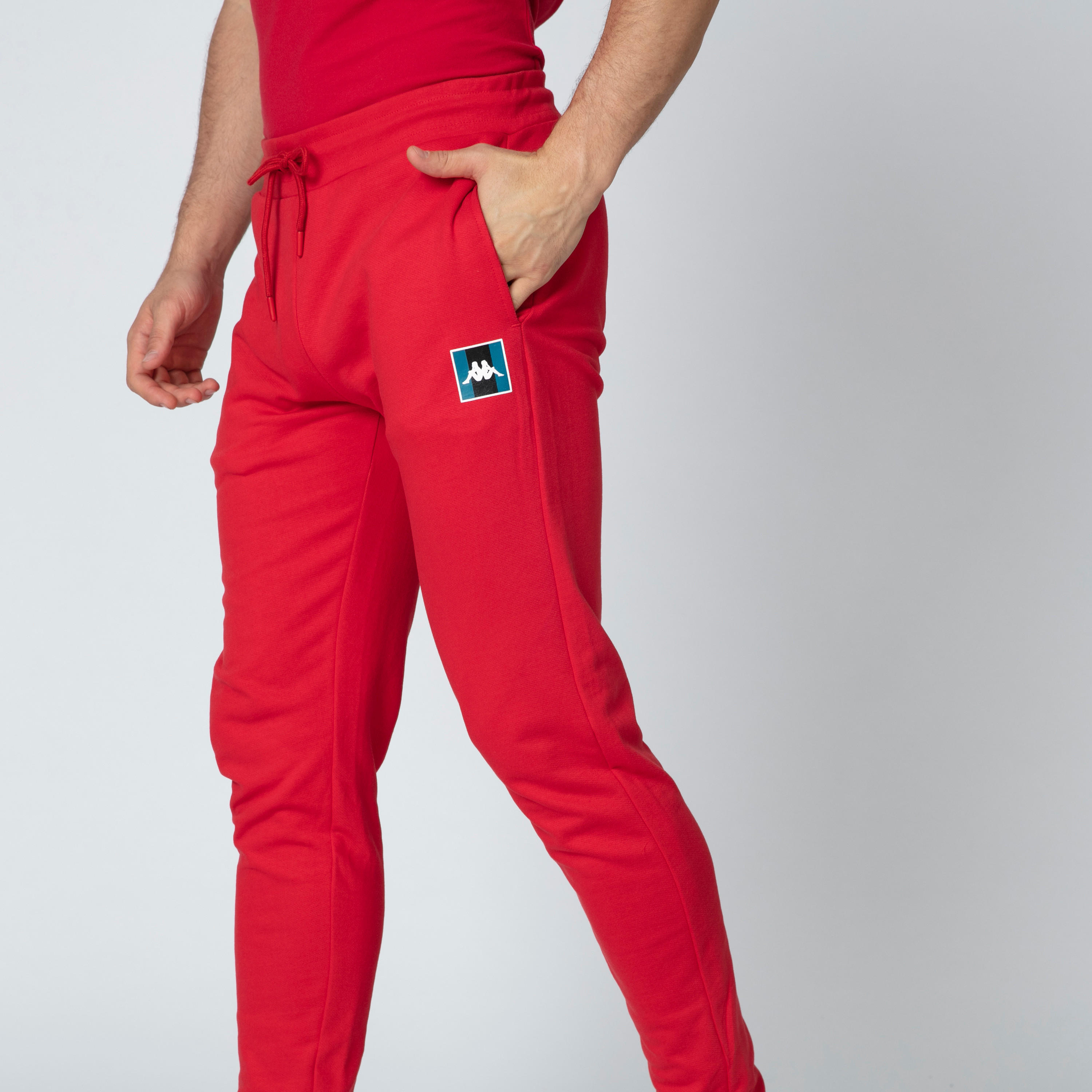 بنطلون رياضي مستدام بخصر متوسط الارتفاع ورباط وجيوب من كابا -men-clothing-bottoms-joggers-image-5