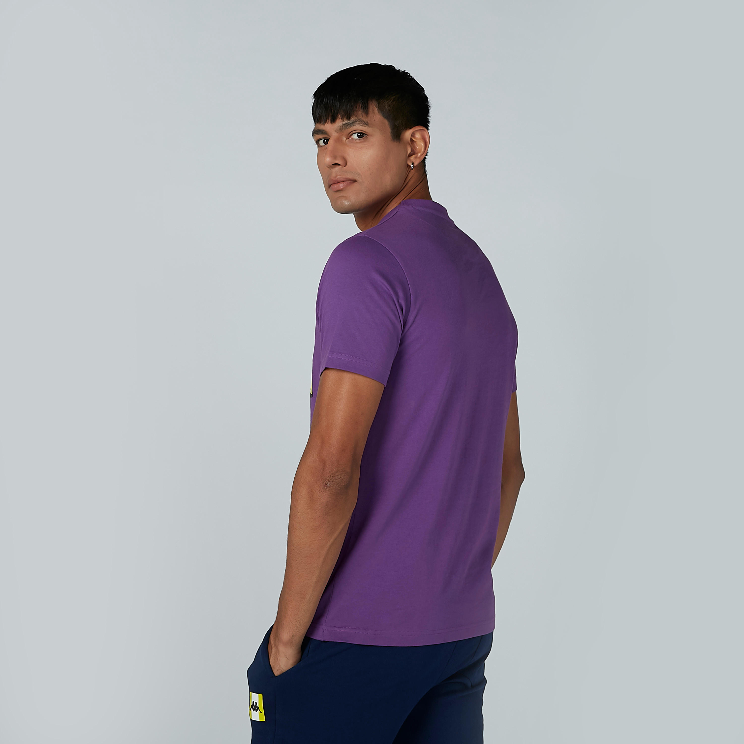 تيشيرت بياقة مستديرة وأكمام قصيرة وطبعات من كابا-men-clothing-tshirtsandpolos-tshirts-image-4