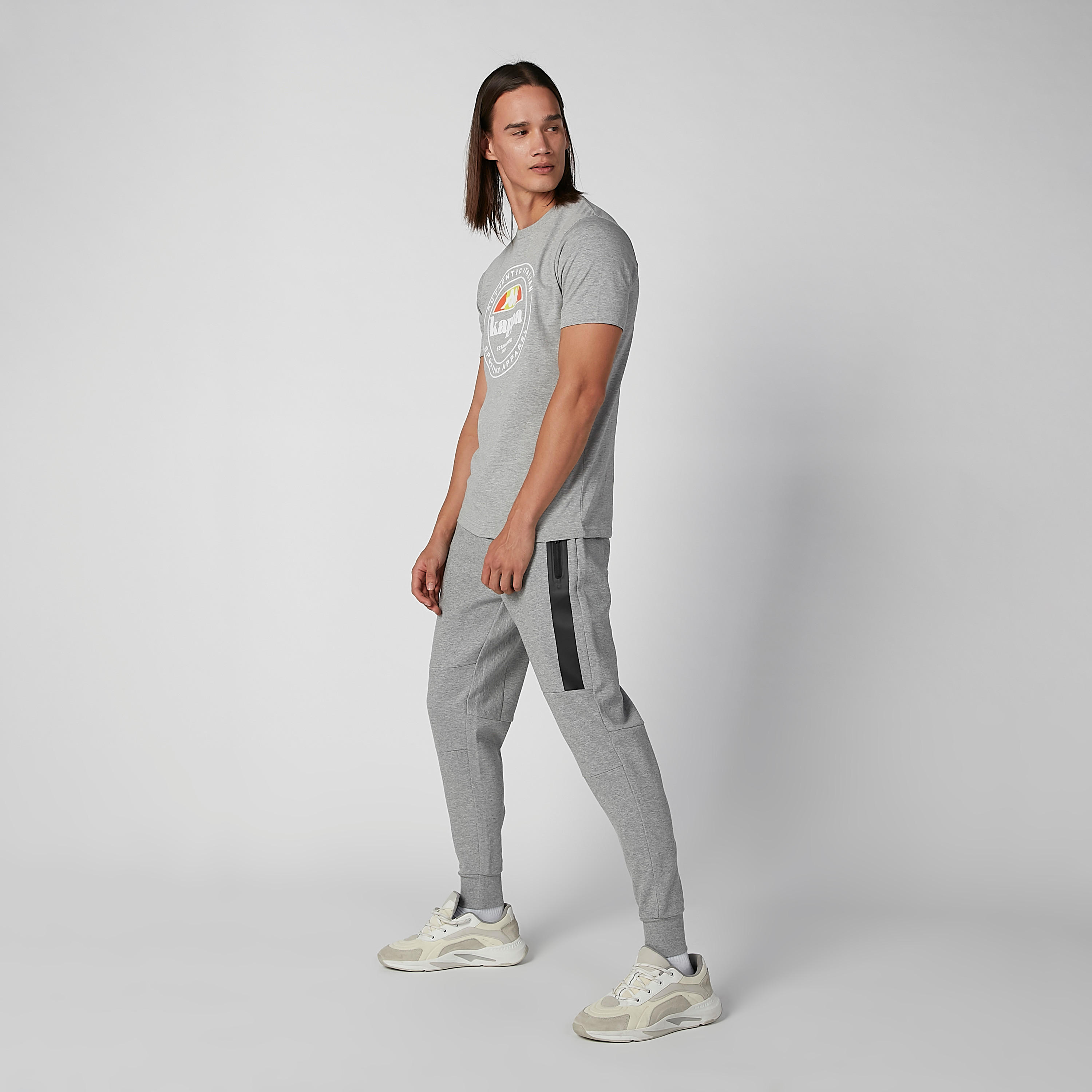 بنطلون رياضي برباط وجيوب وطبعات من كابا-men-clothing-bottoms-joggers-image-3