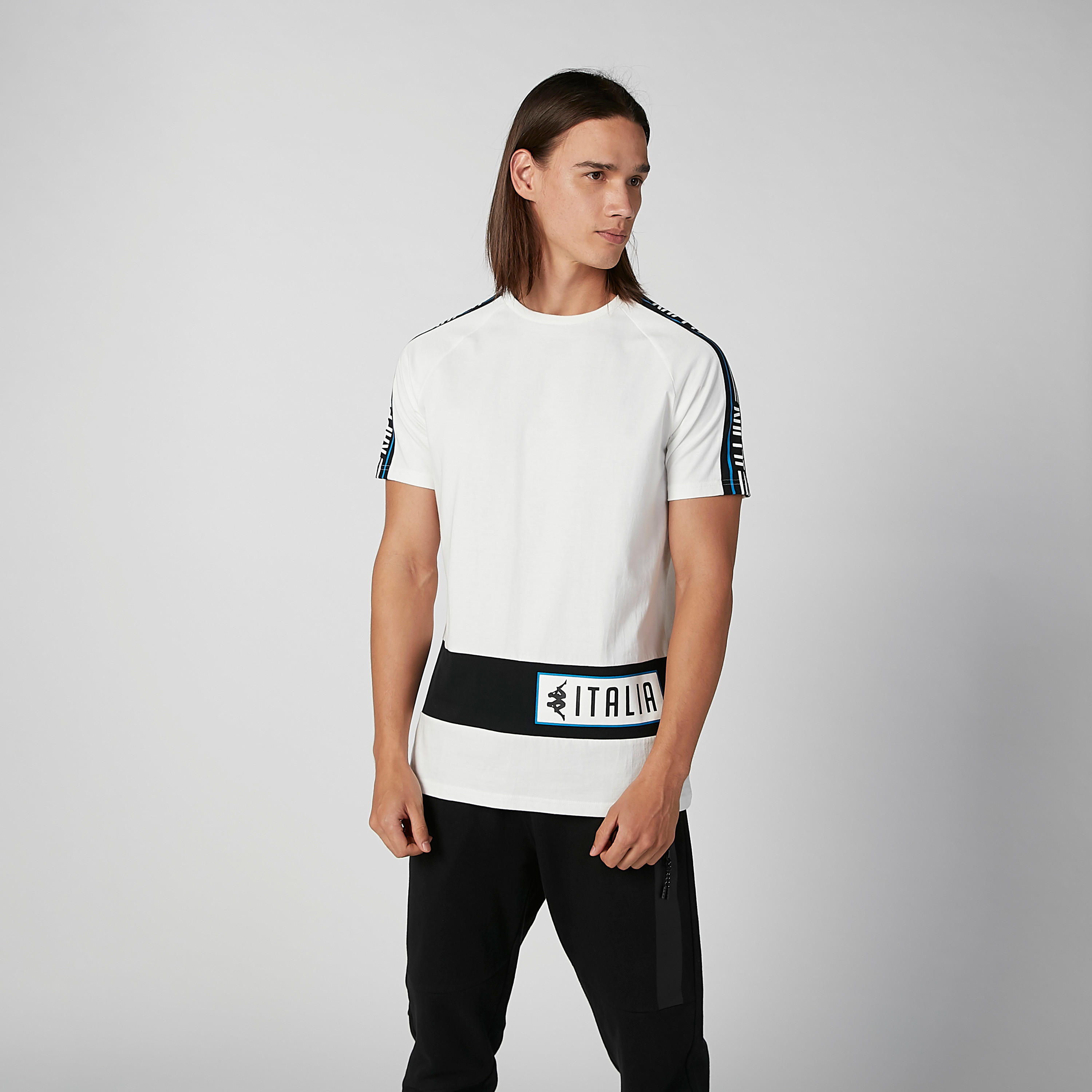 تيشيرت مستدام بياقة ضيقة وأكمام قصيرة وطبعات من كابا -men-clothing-sportswearandactivewear-tshirtsandpolos-image-2