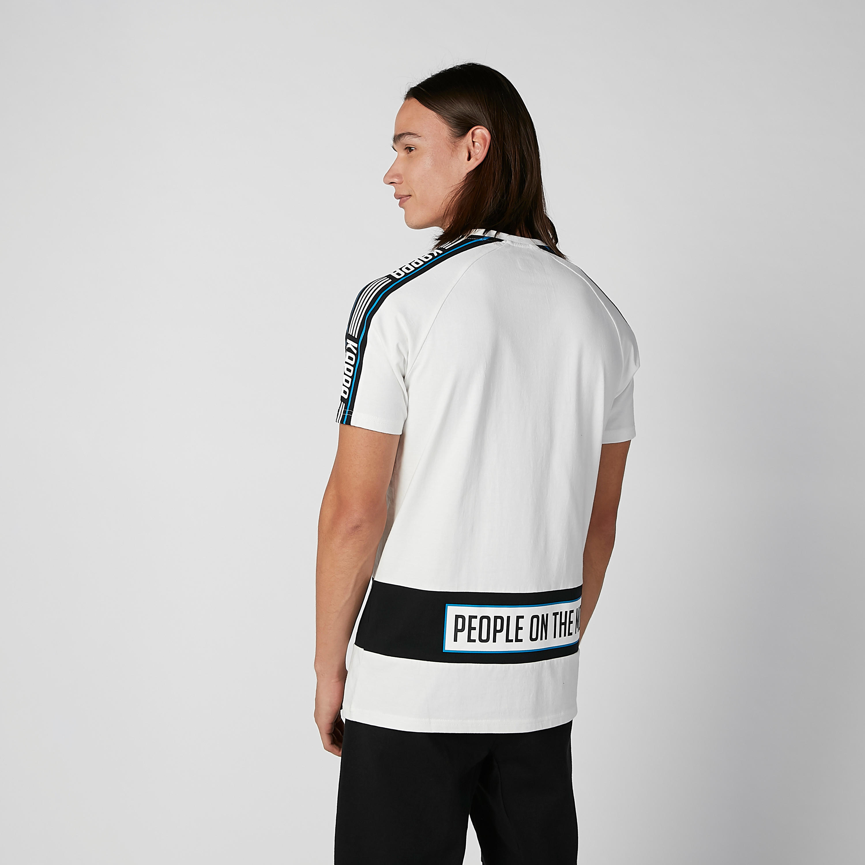 تيشيرت مستدام بياقة ضيقة وأكمام قصيرة وطبعات من كابا -men-clothing-sportswearandactivewear-tshirtsandpolos-image-4