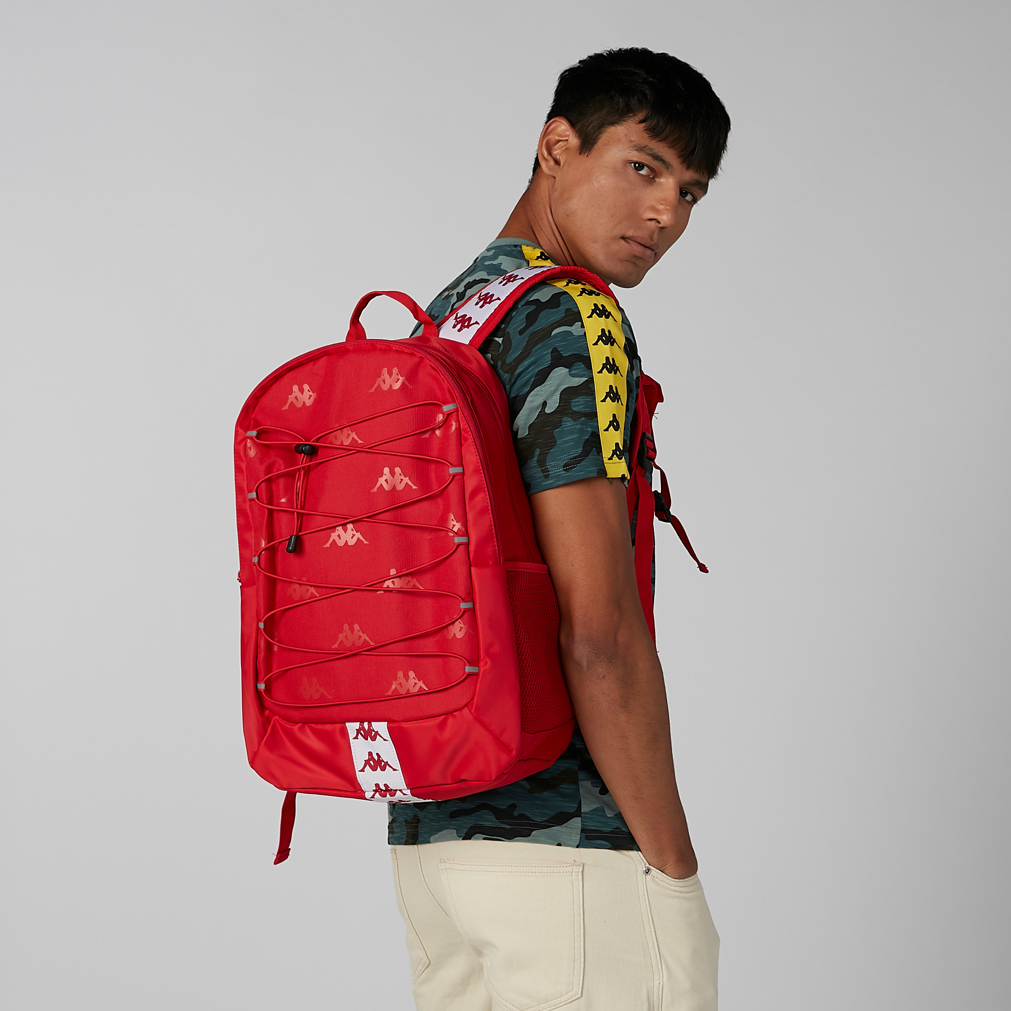حقيبة ظهر بسحّاب إغلاق وطبعات من كابا-men-bags-image-4