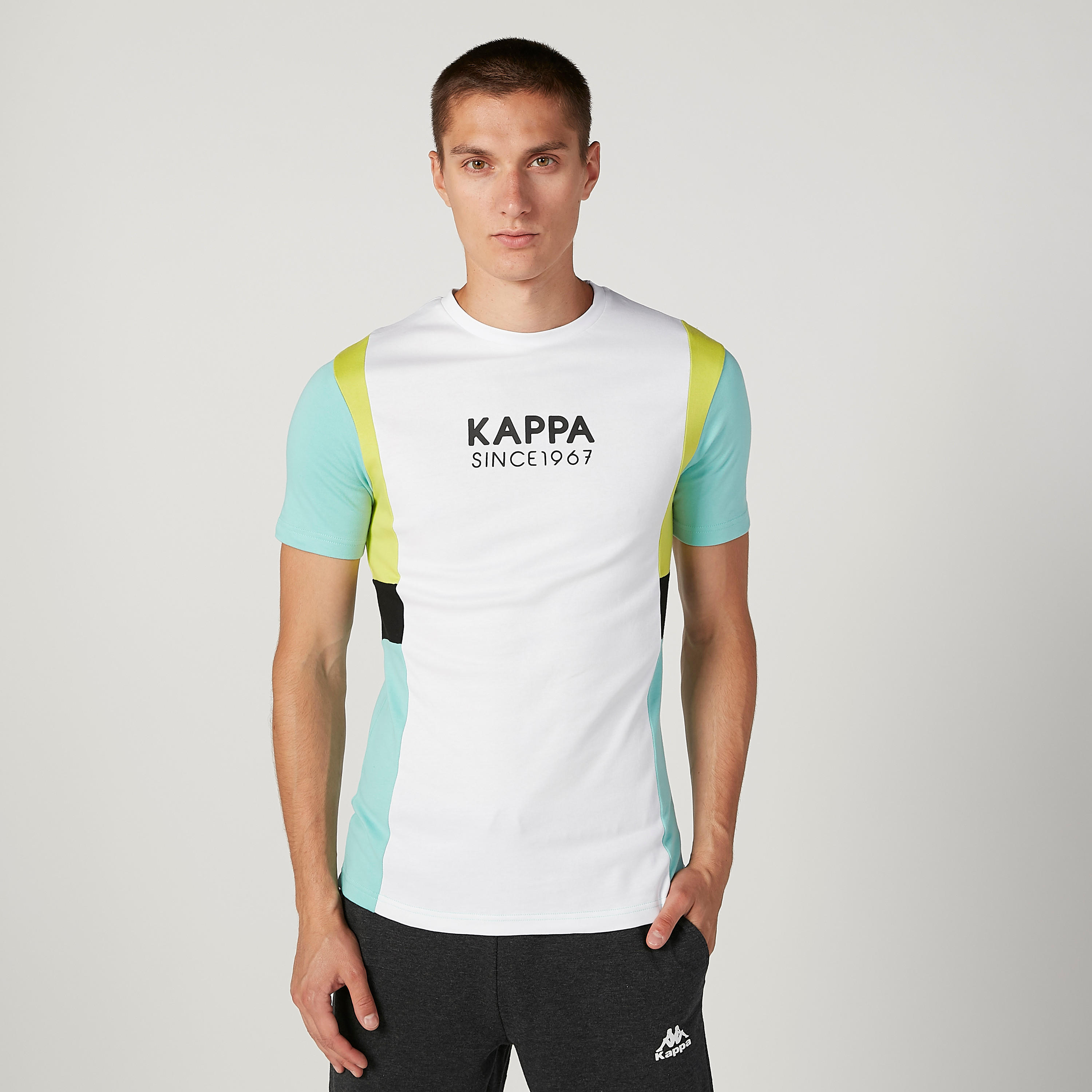 تيشيرت بياقة مستديرة وأكمام قصيرة وطبعات من كابا-men-clothing-sportswearandactivewear-tshirtsandpolos-image-5