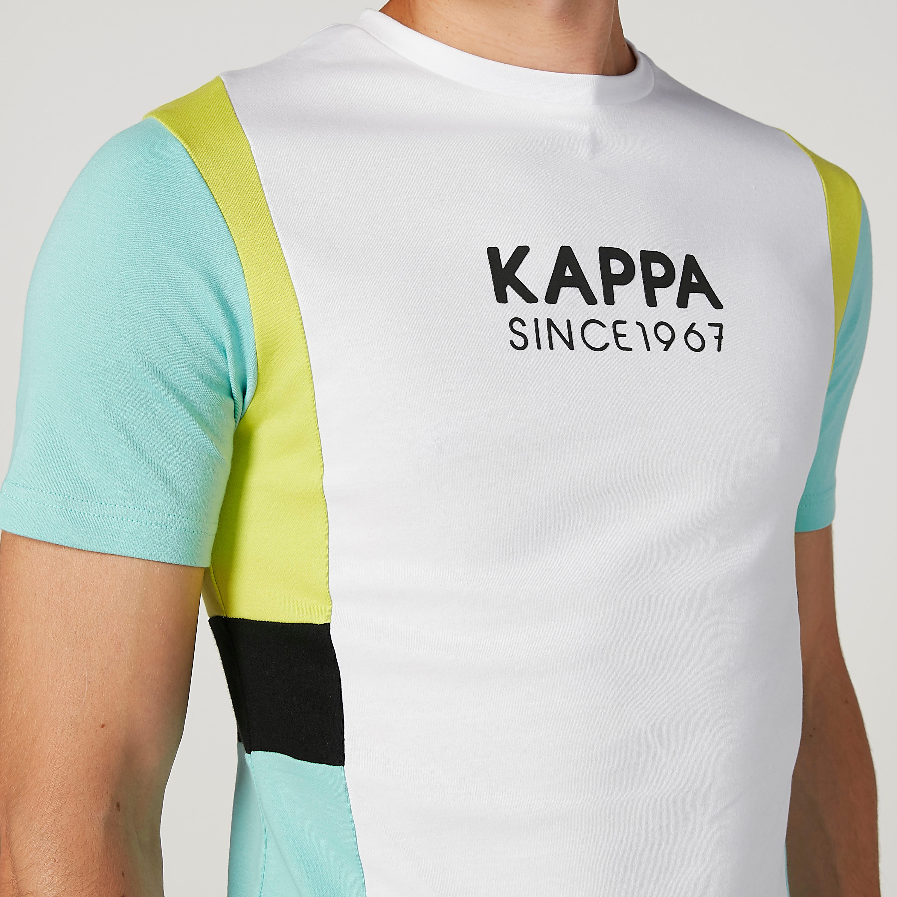 تيشيرت بياقة مستديرة وأكمام قصيرة وطبعات من كابا-men-clothing-sportswearandactivewear-tshirtsandpolos-image-3