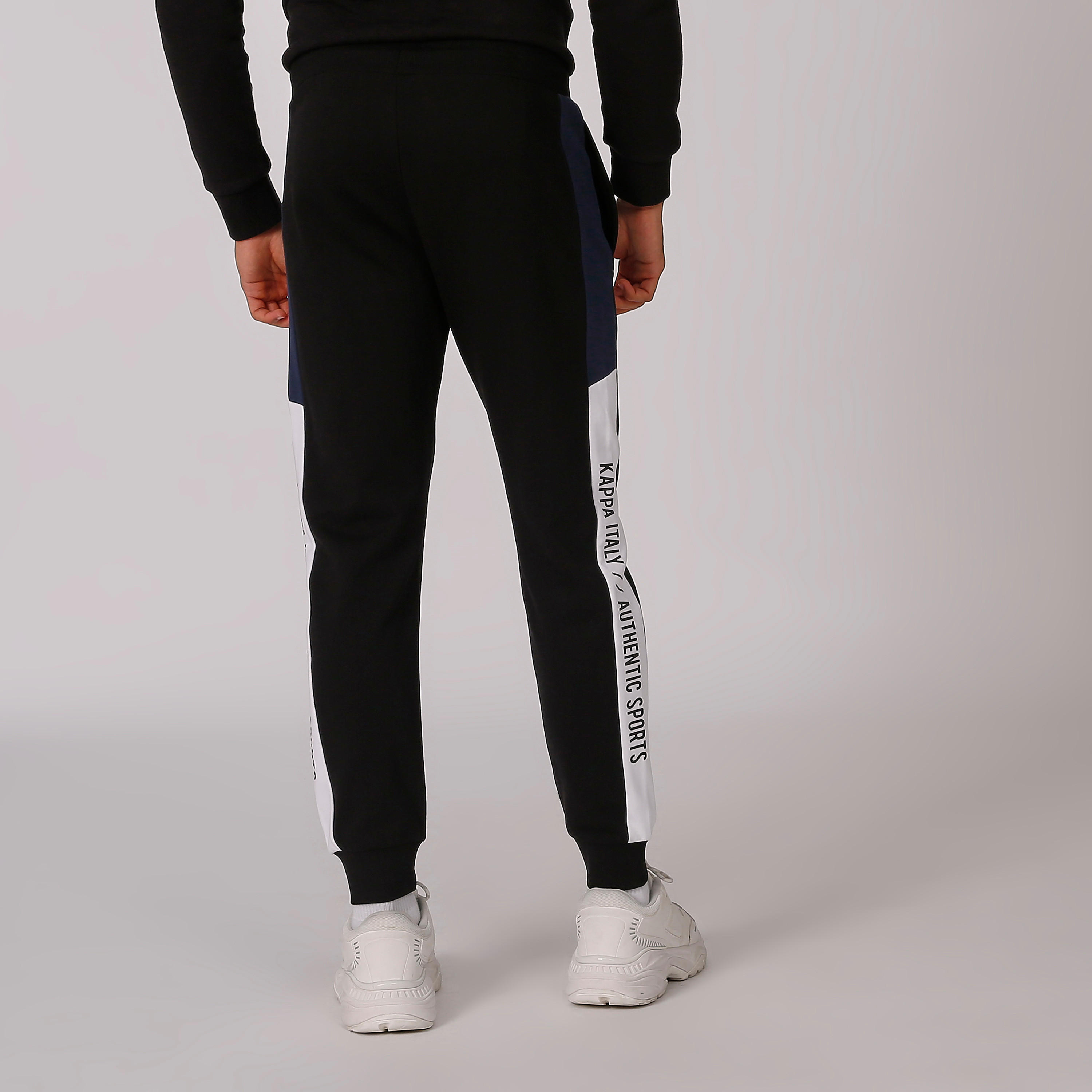 بنطلون رياضي بخصر مطّاطي وجيوب وطبعات من كابا-men-clothing-sportswearandactivewear-bottoms-image-2
