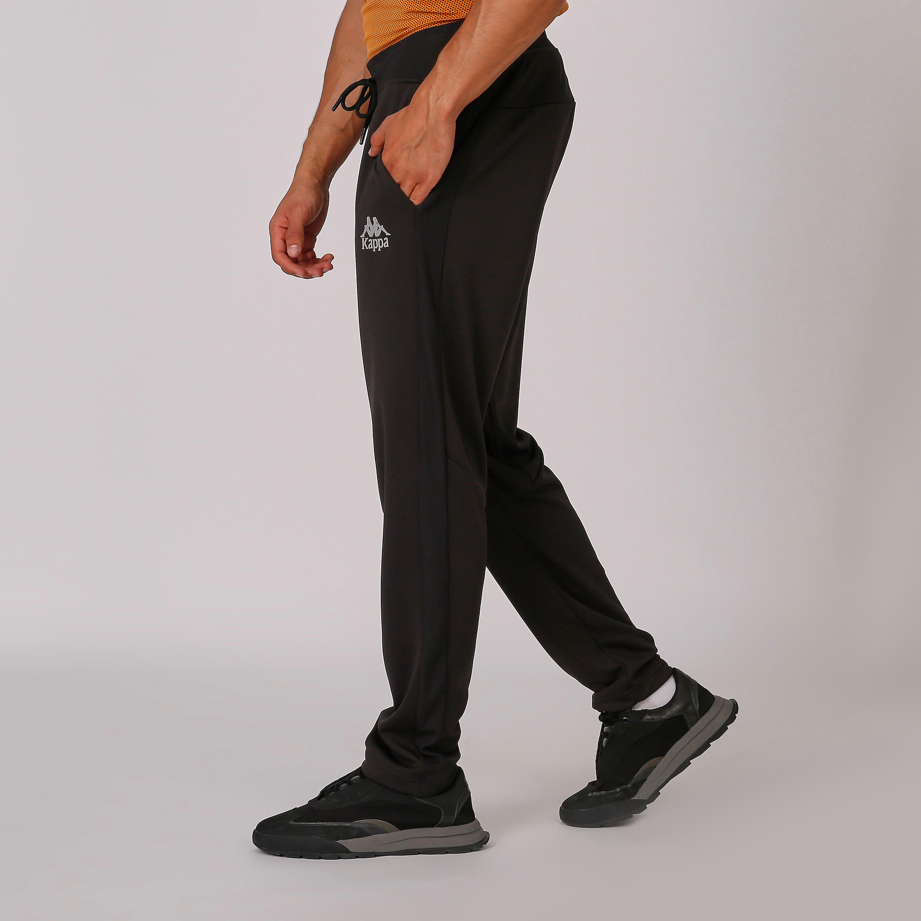 بنطلون رياضي مستدام سادة بخصر مطّاطي من كابا-men-clothing-sportswearandactivewear-bottoms-image-9