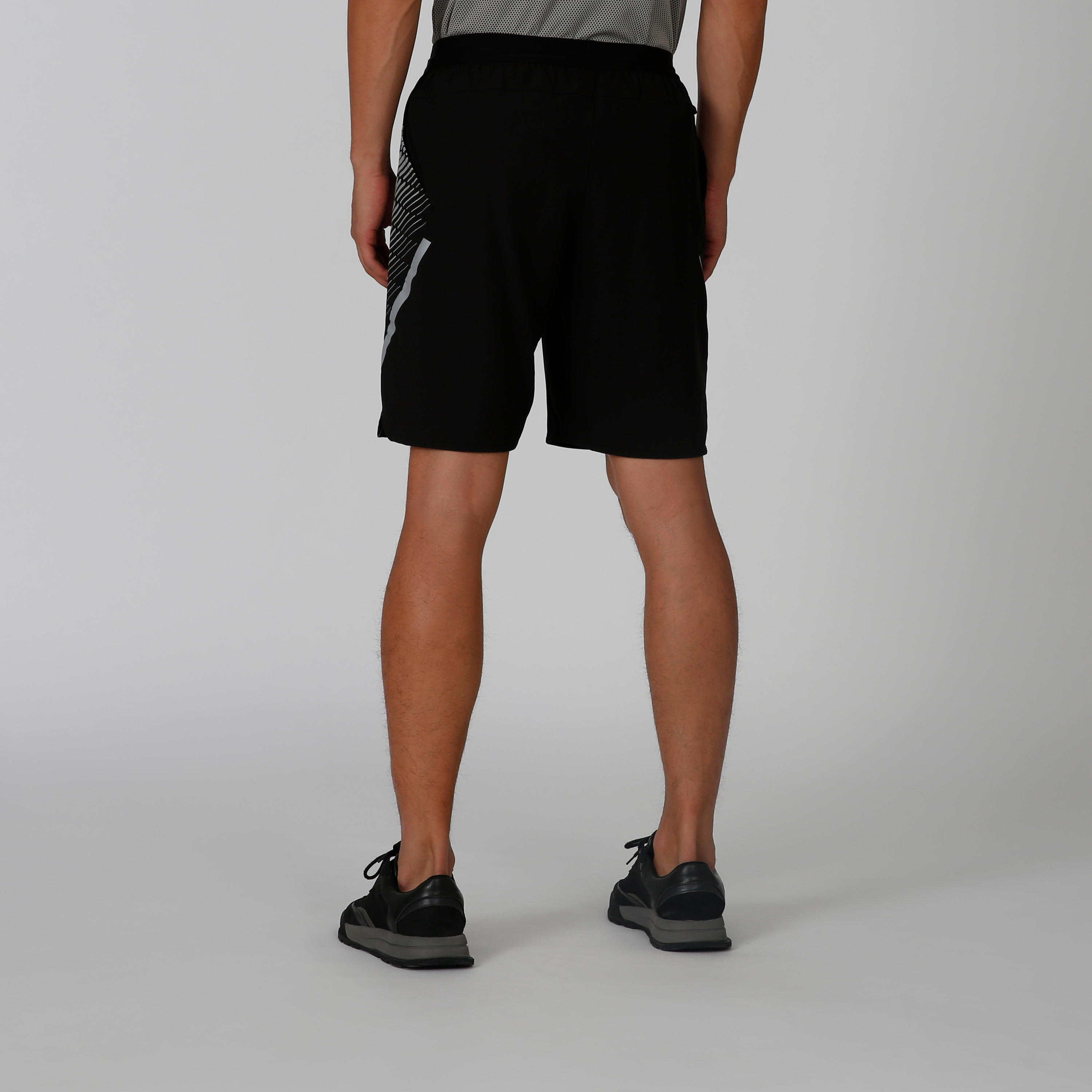 شورت بجيوب وطبعات من كابا-men-clothing-sportswearandactivewear-bottoms-image-3