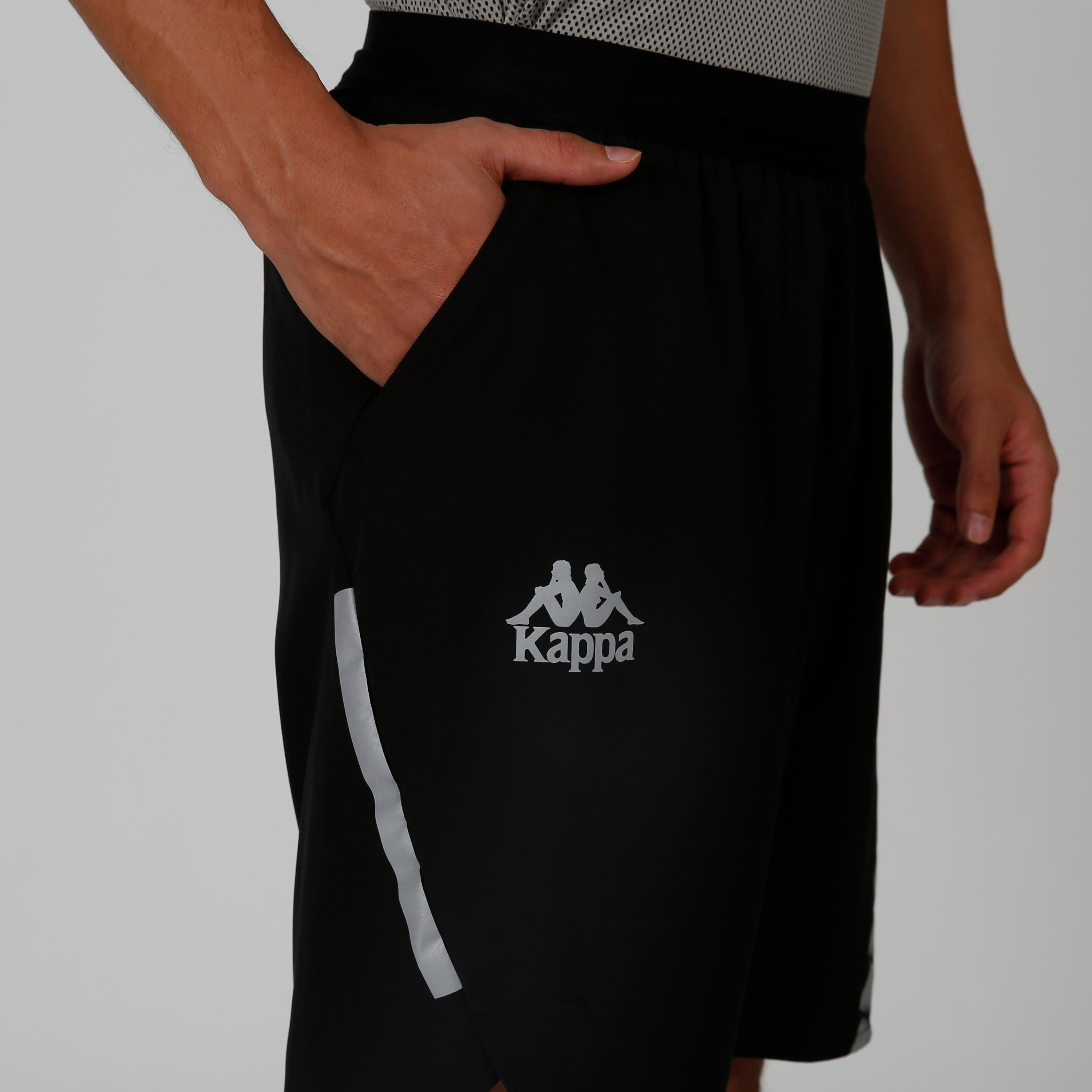شورت بجيوب وطبعات من كابا-men-clothing-sportswearandactivewear-bottoms-image-5