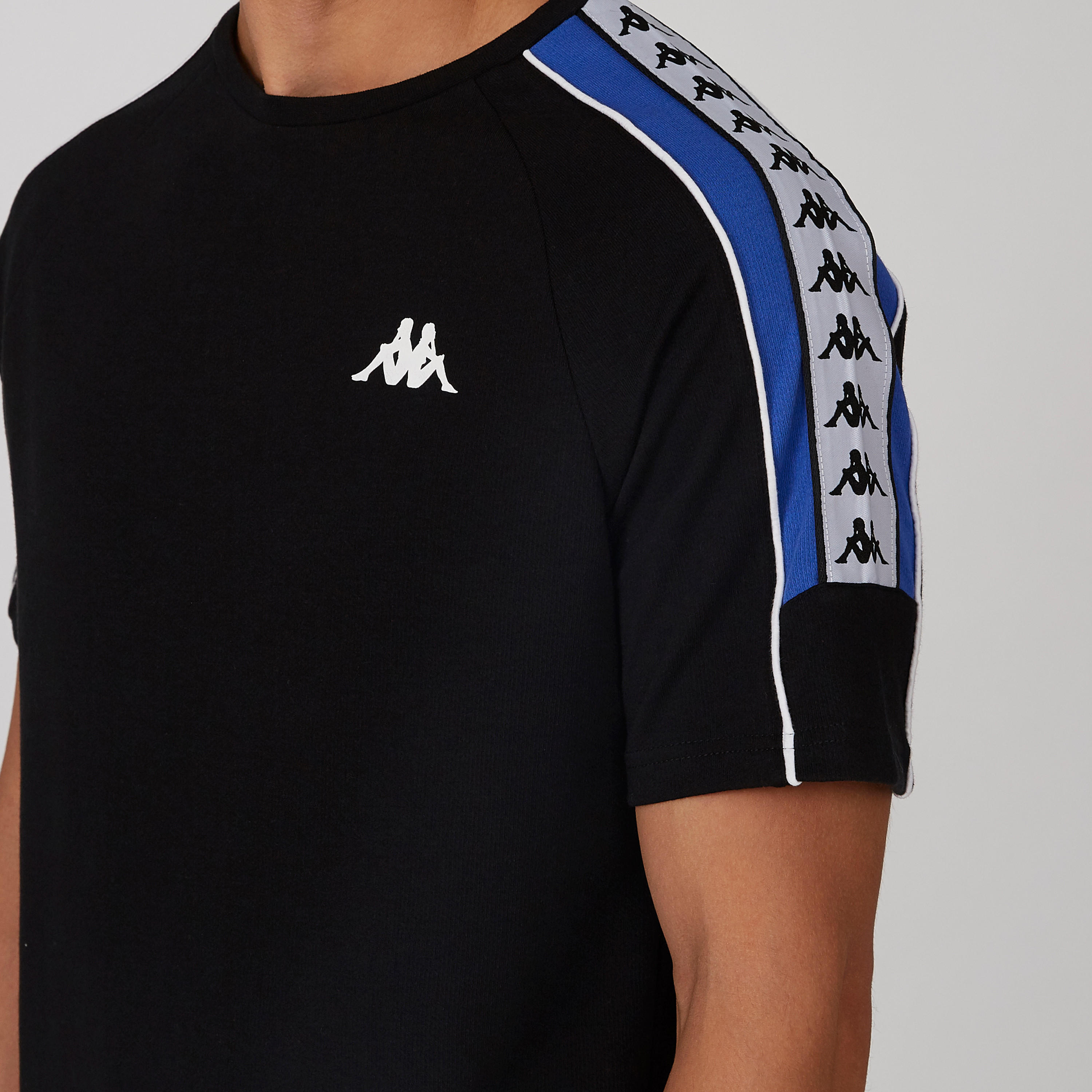تيشيرت بياقة مستديرة وأكمام قصيرة وطبعات من كابا-men-clothing-sportswearandactivewear-tshirtsandpolos-image-5