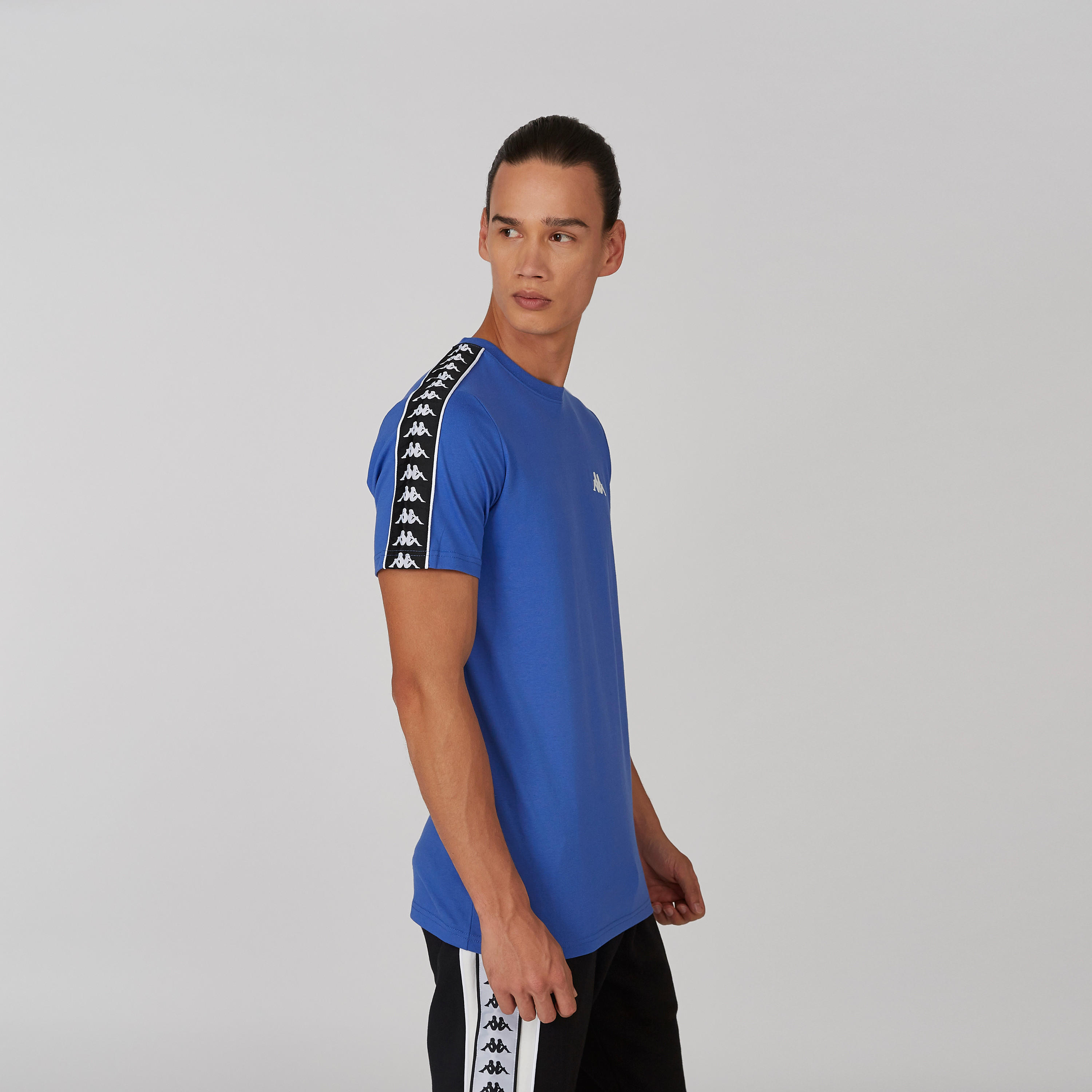 تيشيرت بياقة مستديرة وأكمام قصيرة وطبعات من كابا-men-clothing-tshirtsandpolos-tshirts-image-1
