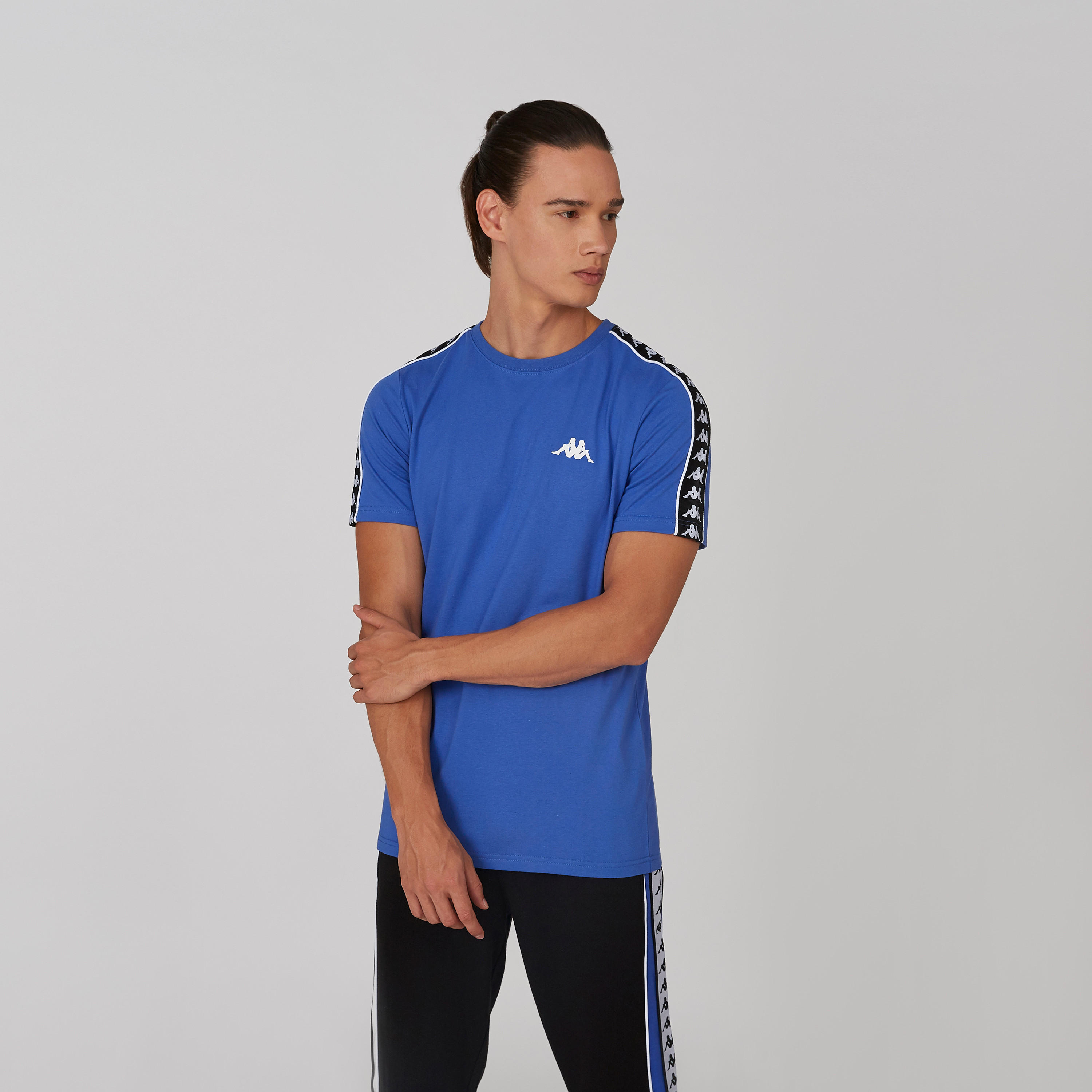 تيشيرت بياقة مستديرة وأكمام قصيرة وطبعات من كابا-men-clothing-tshirtsandpolos-tshirts-image-4