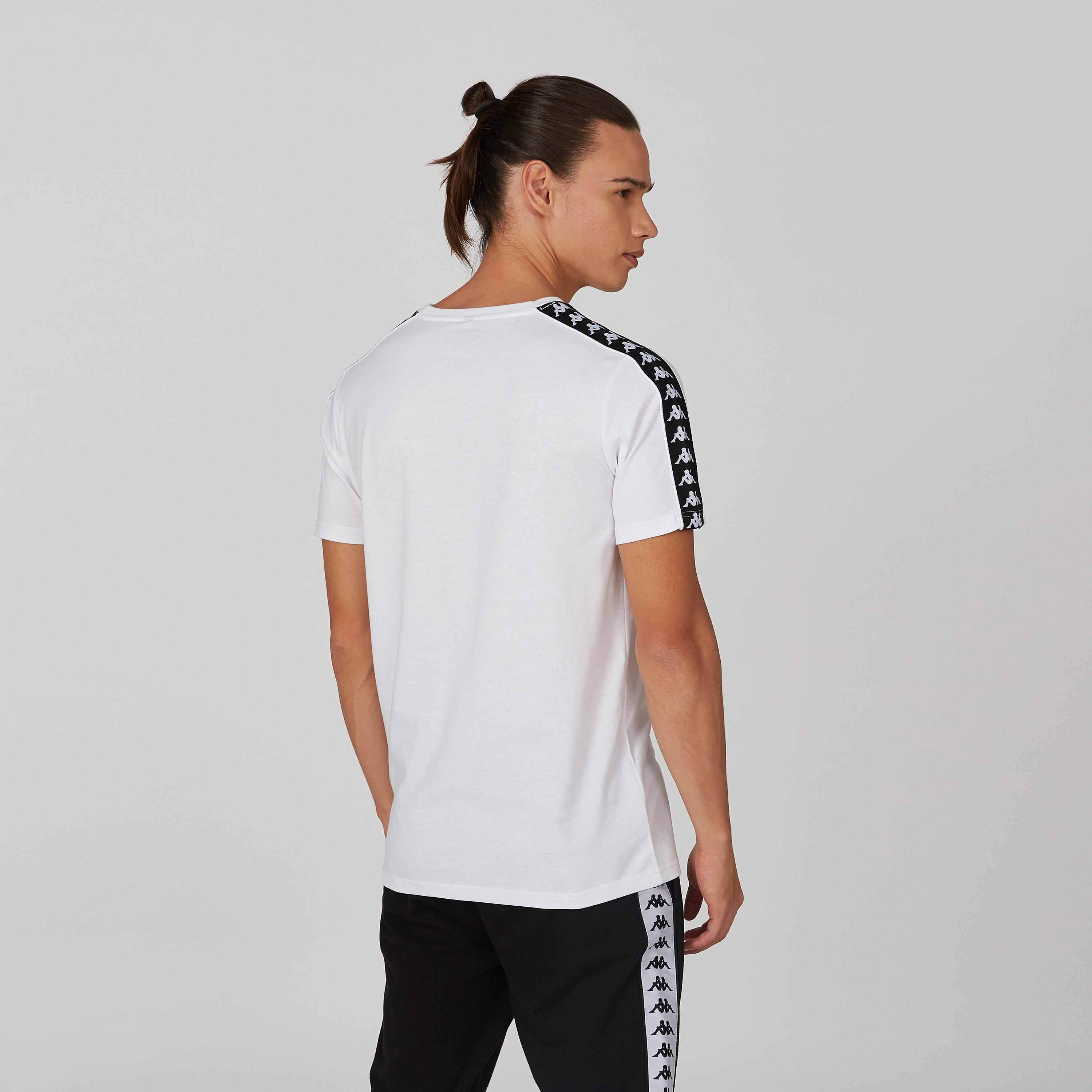 تيشيرت بياقة مستديرة وأكمام قصيرة وطبعات من كابا-men-clothing-tshirtsandpolos-tshirts-image-12