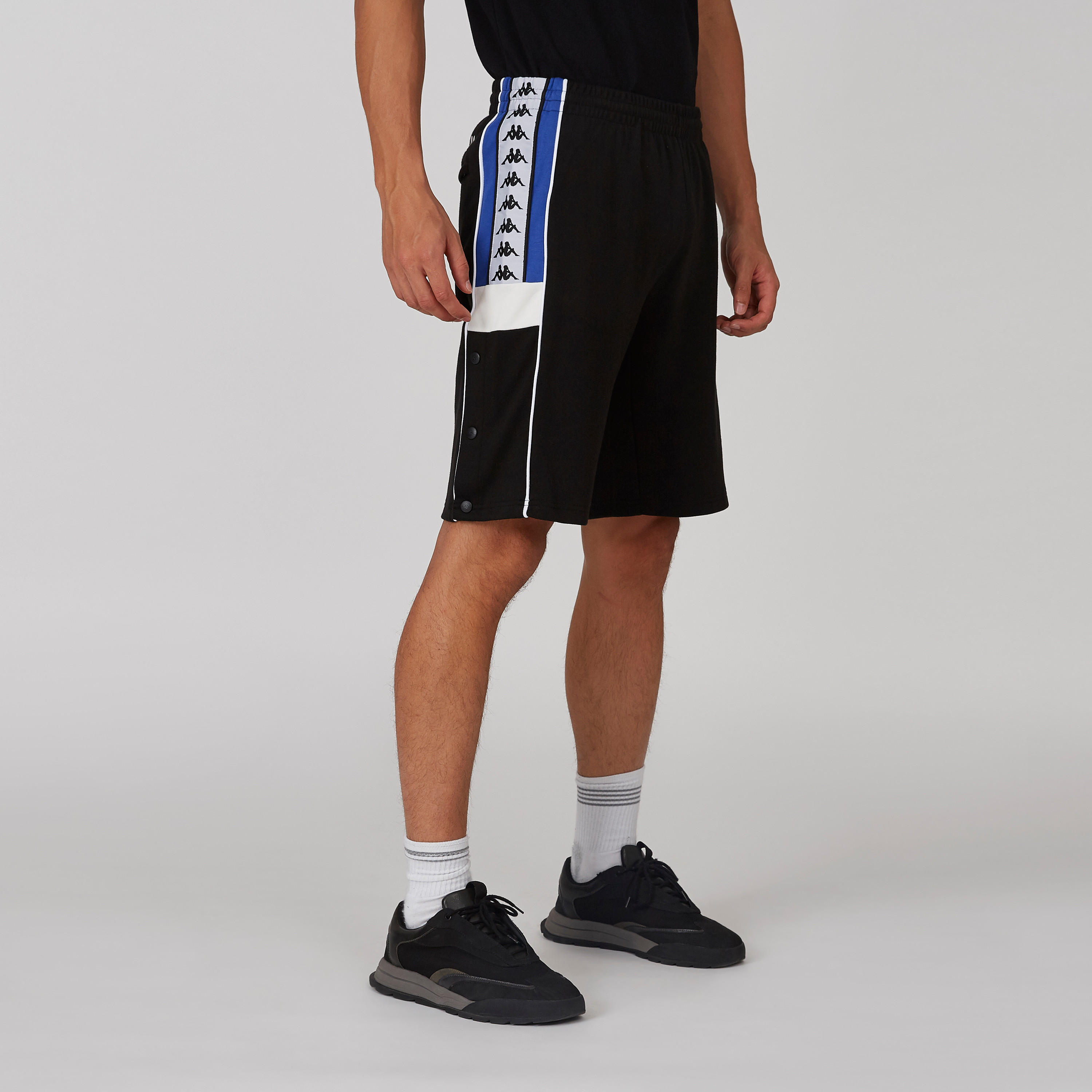 شورت بخصر مطاطي وطبعات من كابا-men-clothing-sportswearandactivewear-bottoms-image-4