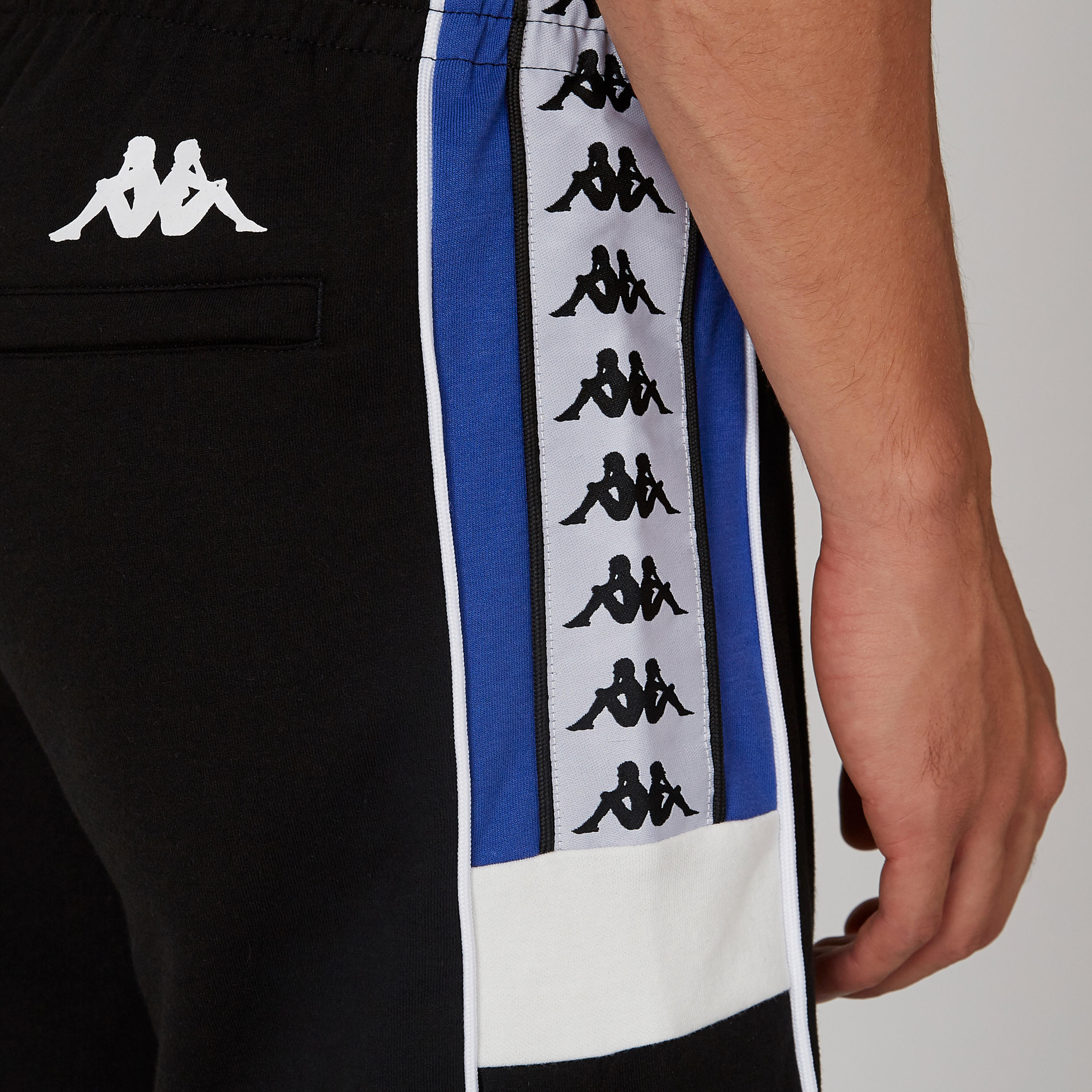 شورت بخصر مطاطي وطبعات من كابا-men-clothing-sportswearandactivewear-bottoms-image-5