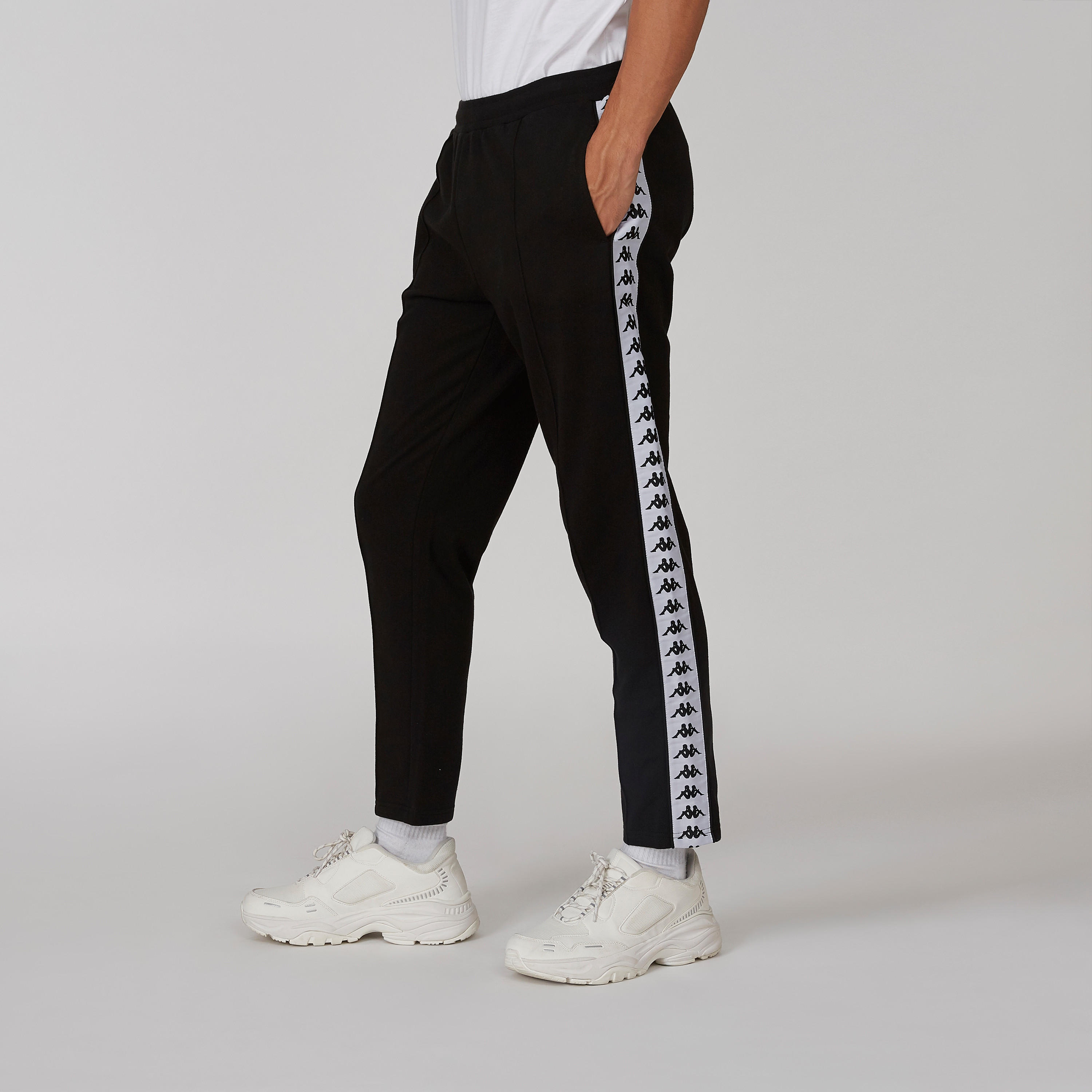 بنطلون رياضي بخصر مطاطي وطبعات من كابا-men-clothing-sportswearandactivewear-bottoms-image-3