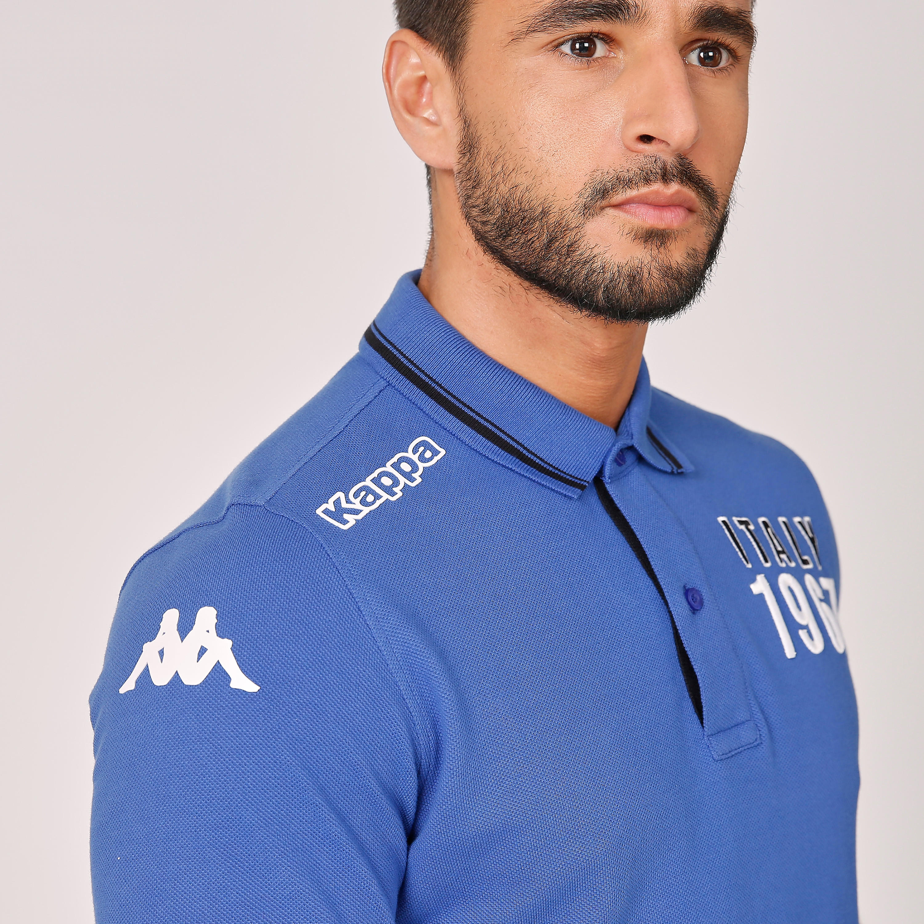 تيشيرت بولو بأكمام قصيرة وطبعات من كابا-men-clothing-sportswearandactivewear-tshirtsandpolos-image-4
