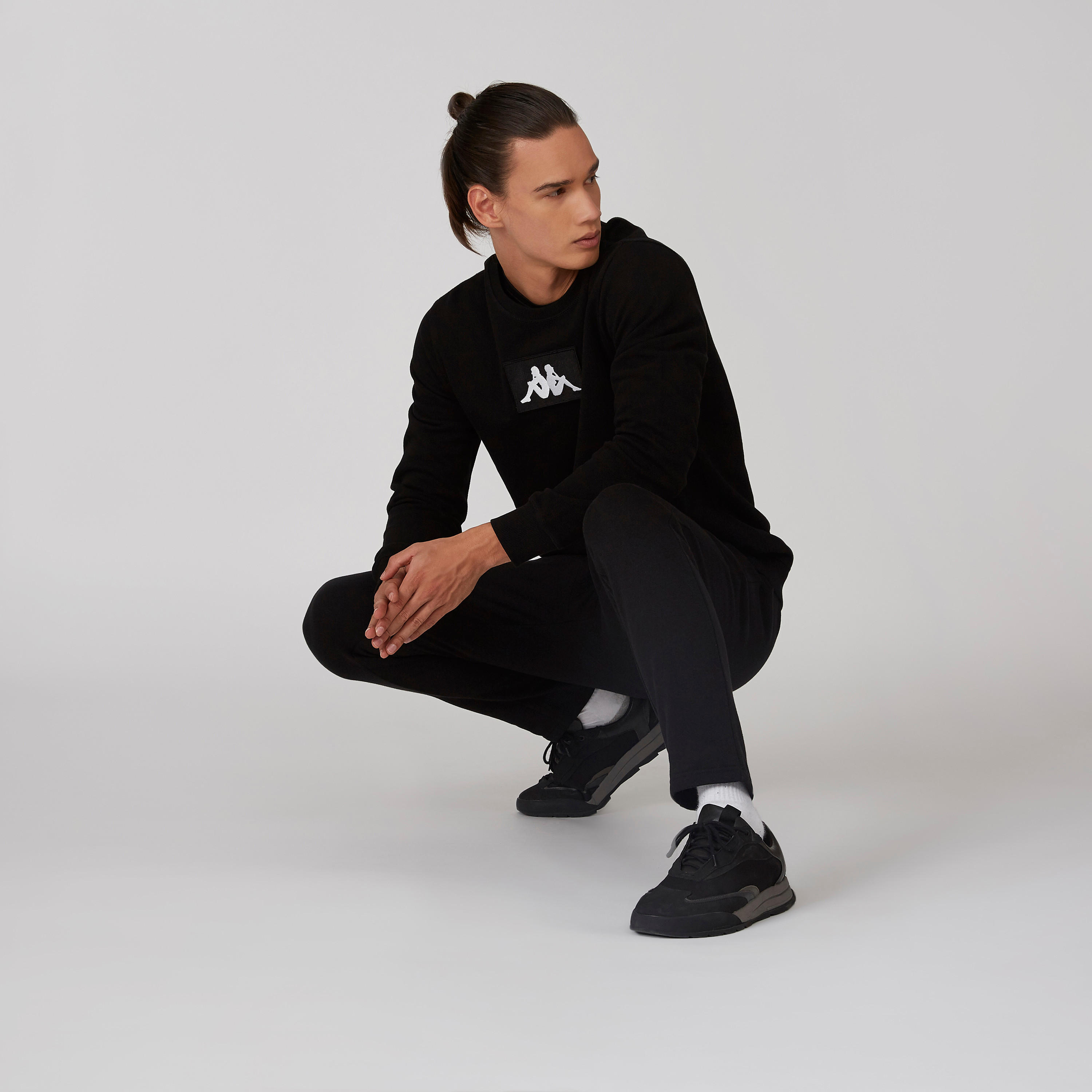 بنطلون رياضي سادة بخصر مطاطي من كابا-men-clothing-sportswearandactivewear-bottoms-image-2