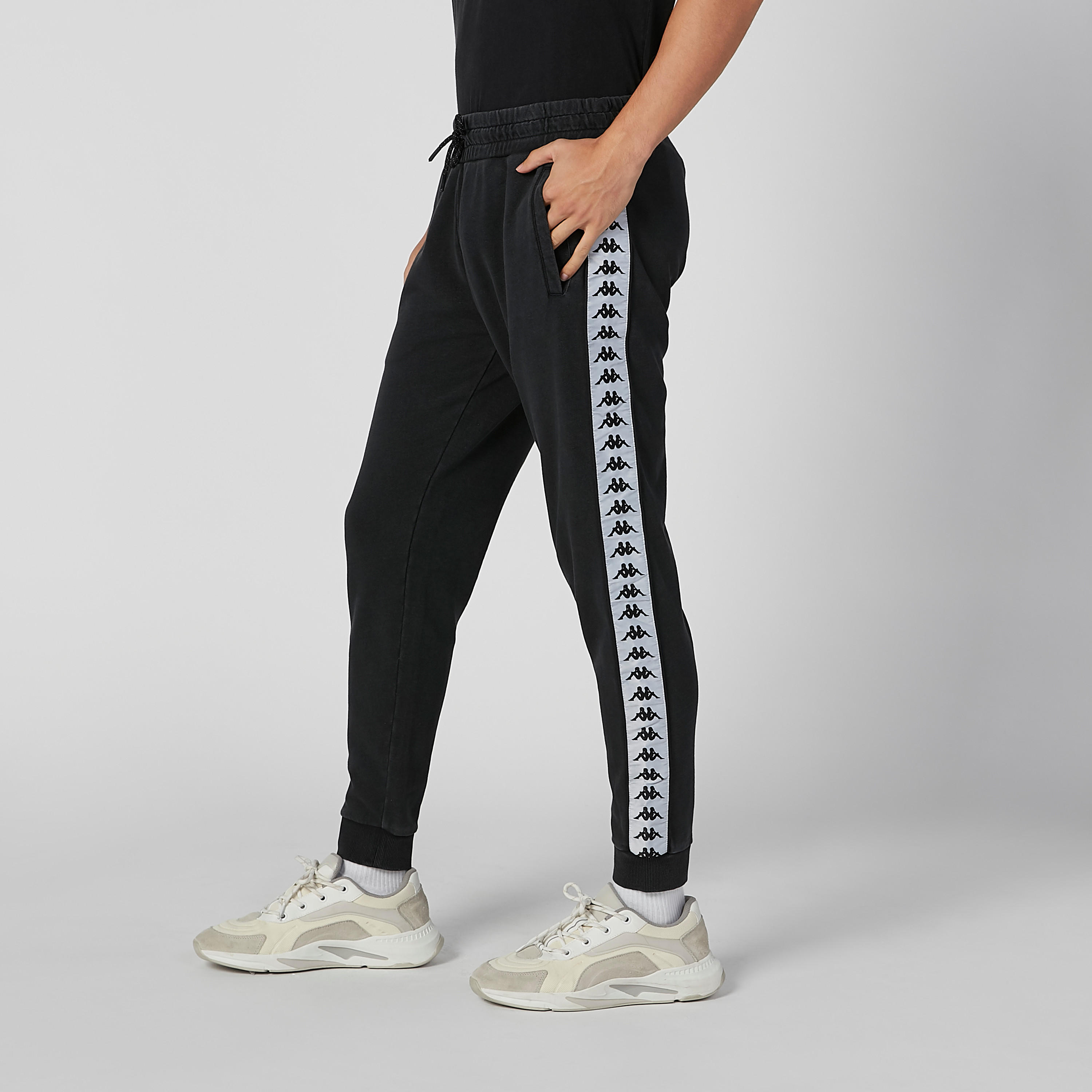 بنطلون رياضي بجيوب وشريطة من كابا-men-clothing-sportswearandactivewear-bottoms-image-1