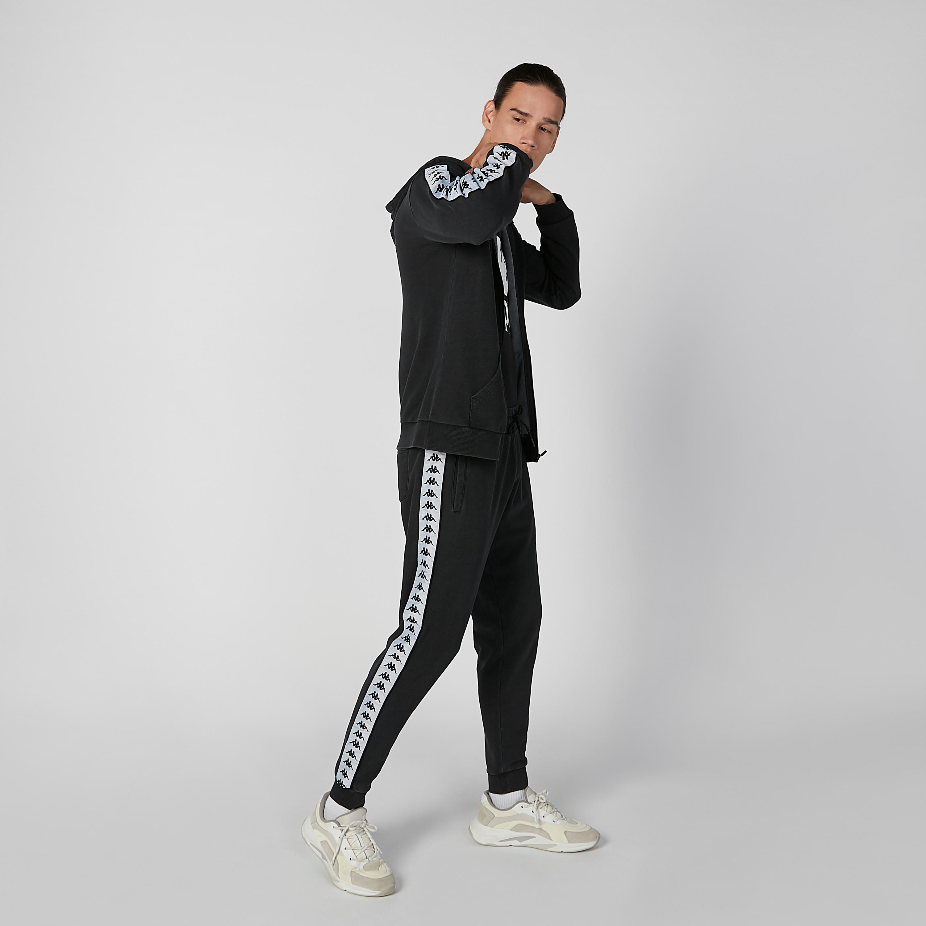 بنطلون رياضي بجيوب وشريطة من كابا-men-clothing-sportswearandactivewear-bottoms-image-5