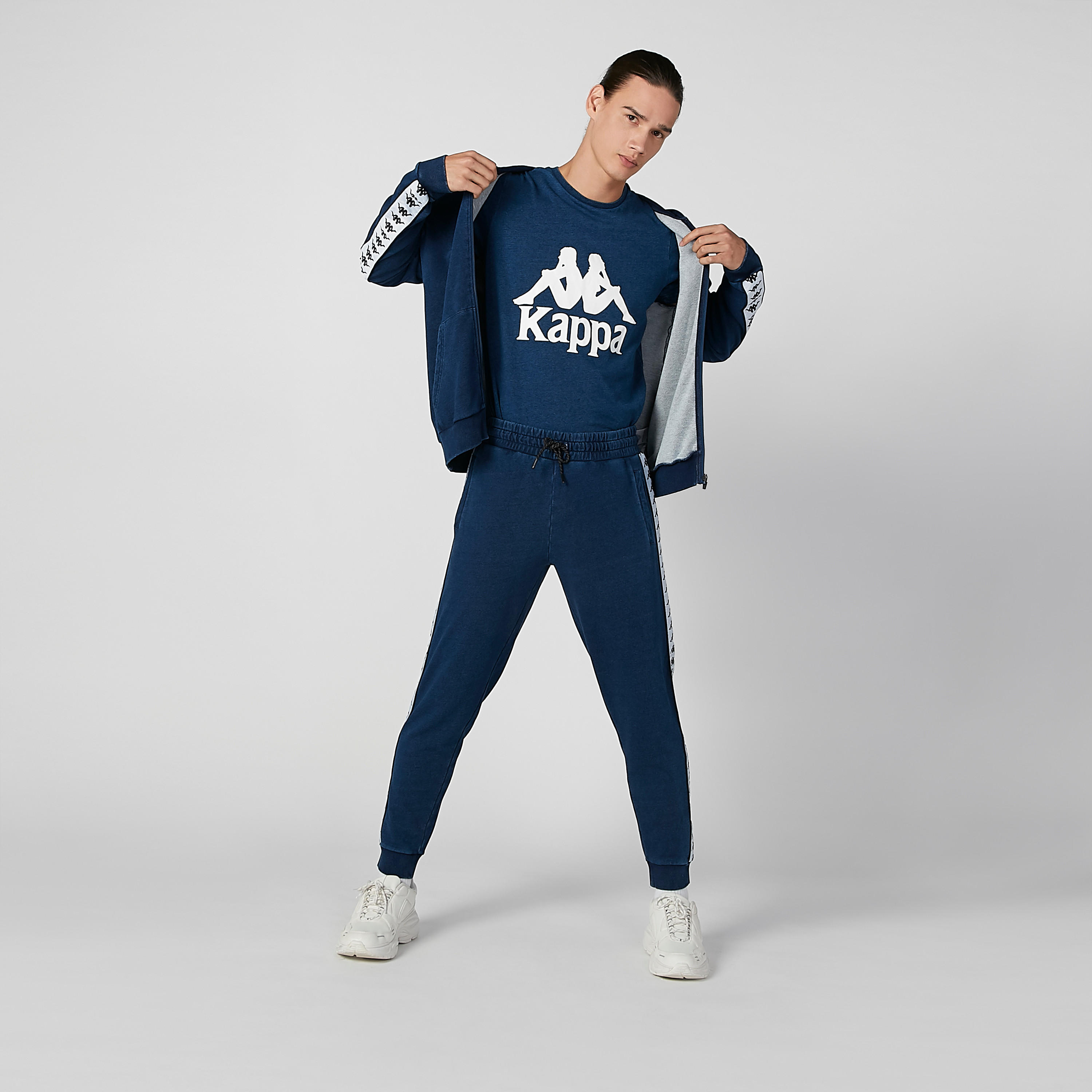 هودي بأكمام طويلة وسحّاب إغلاق وطبعات من كابا-men-winterwear-hoodiesandsweatshirts-image-2