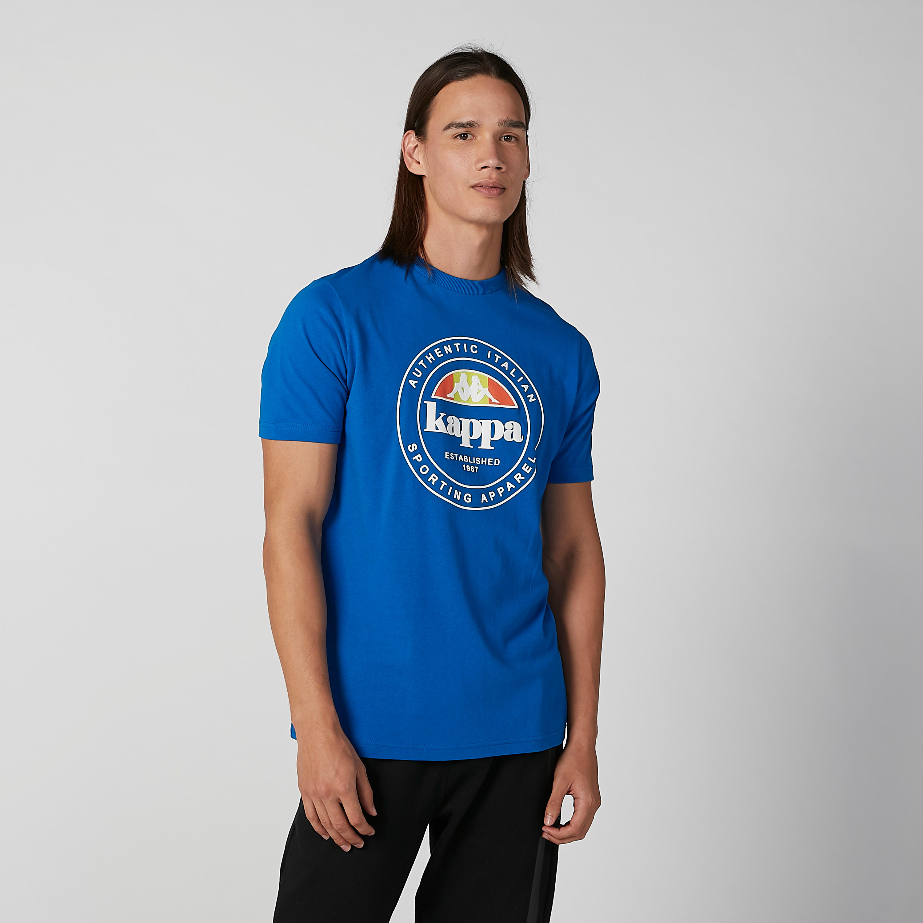 تيشيرت بياقة مستديرة وأكمام قصيرة وطبعات من كابا-men-clothing-sportswearandactivewear-tshirtsandpolos-image-2