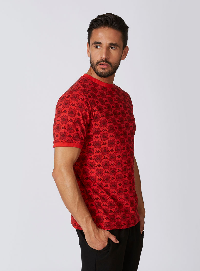 تيشيرت بياقة مضلّعة وأكمام قصيرة وطبعات من كابا-men-clothing-sportswearandactivewear-tshirtsandpolos-image-3