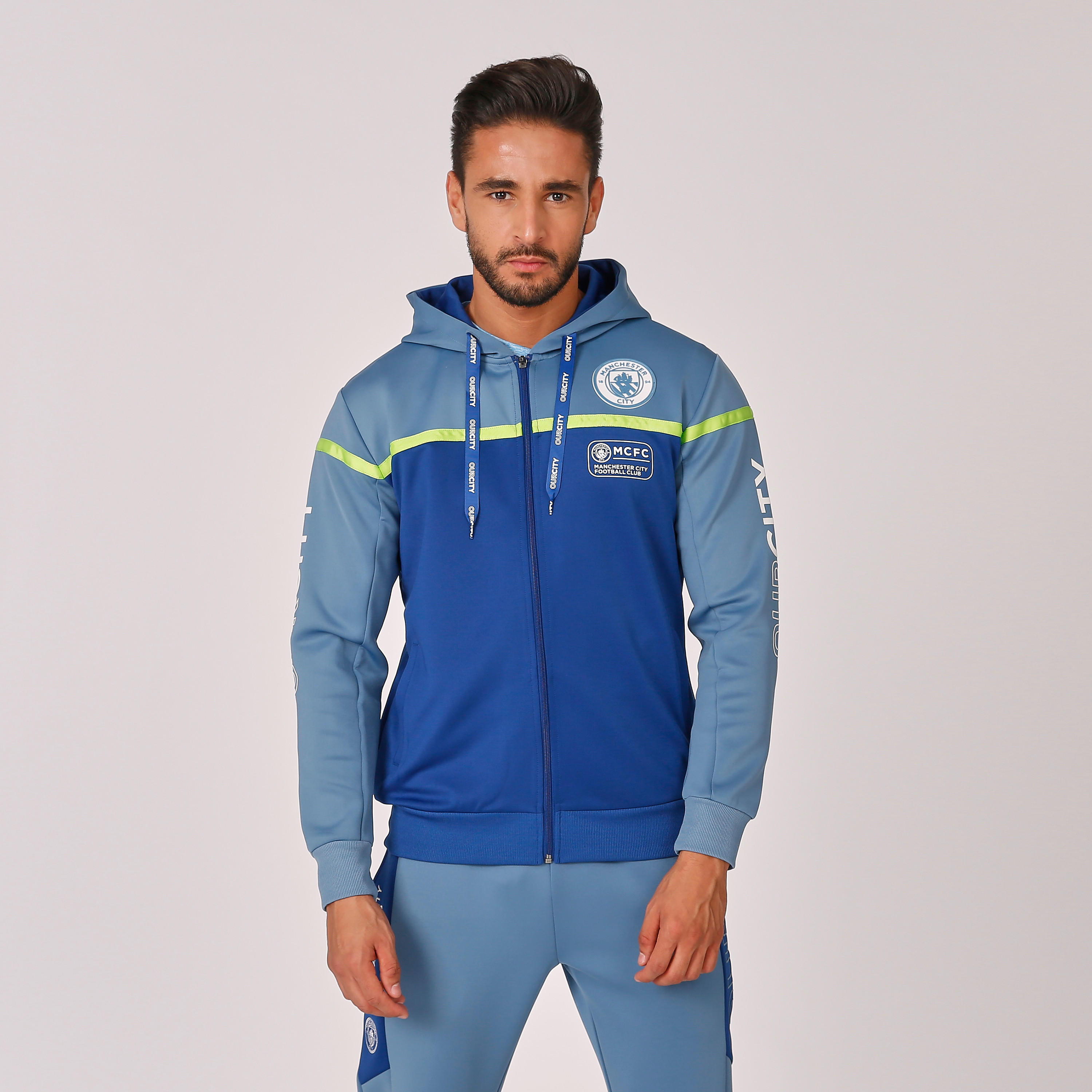 جاكيت بقبّعة مستدام بطبعات مانشستر سيتي -men-clothing-jacketsandblazers-jackets-image-1