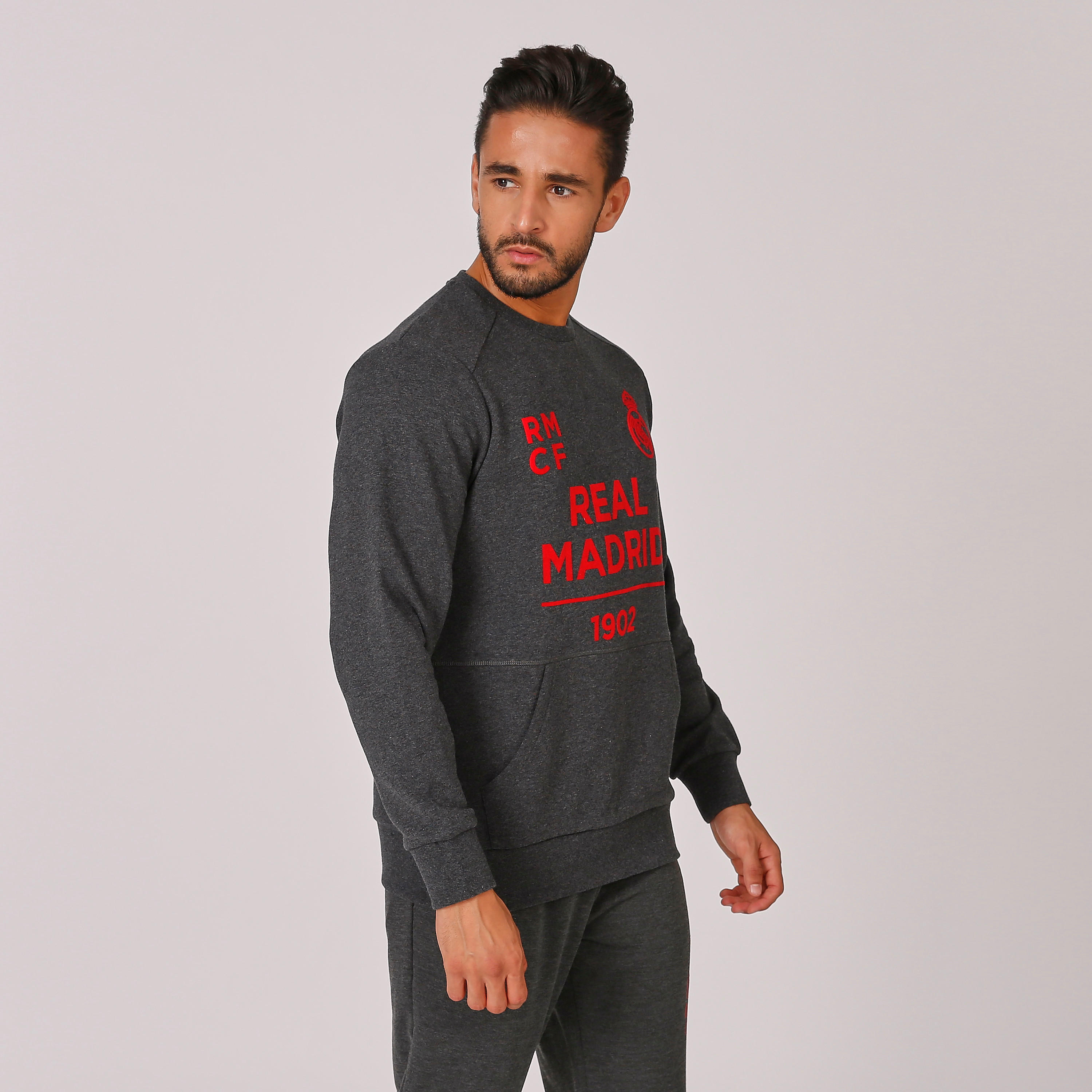 سويت شيرت بأكمام طويلة وجيوب كانجارو وطبعات ريال مدريد-men-winterwear-hoodiesandsweatshirts-image-4