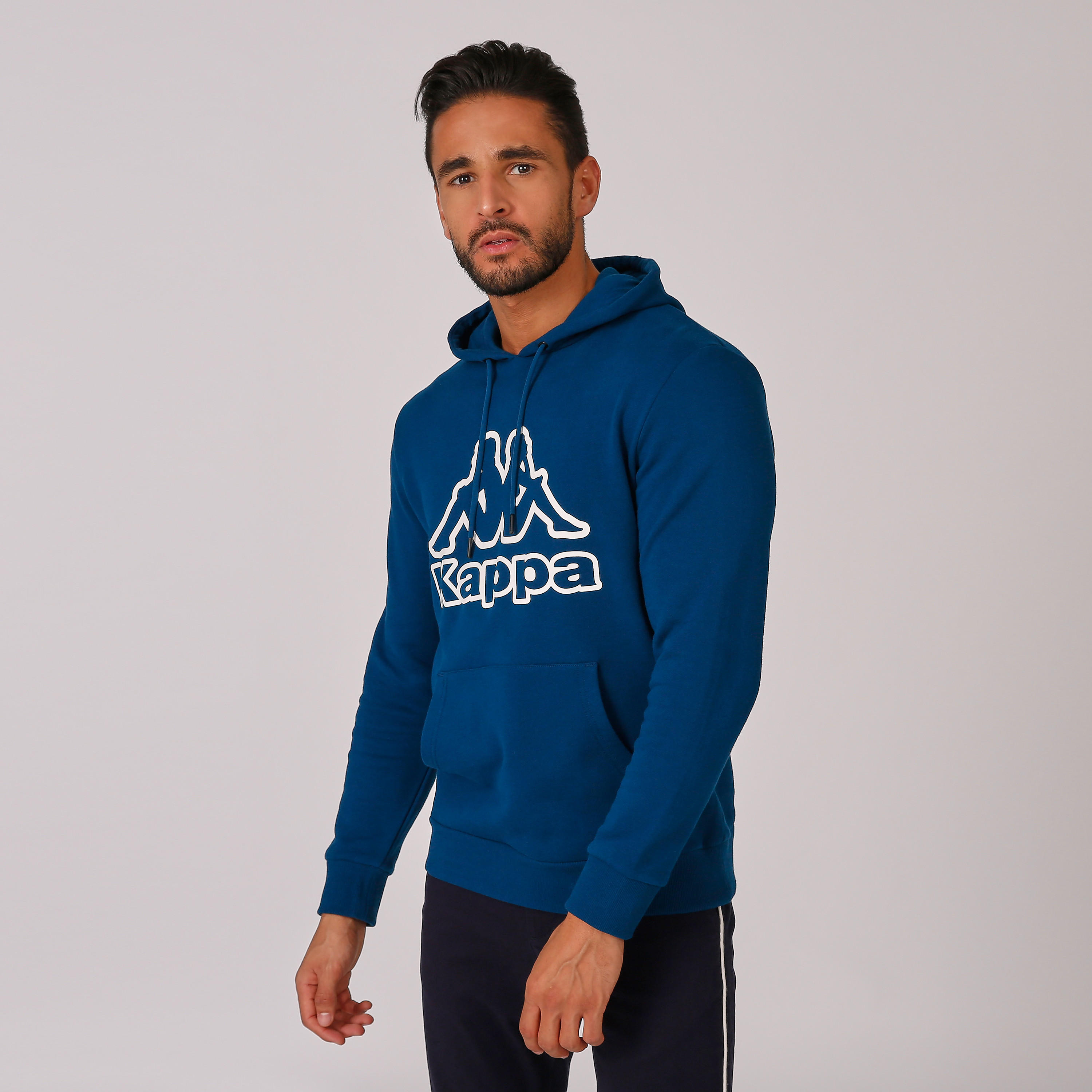 سويت شيرت بقبعة وجيوب كانجارو وطبعات من كابا-men-winterwear-hoodiesandsweatshirts-image-3