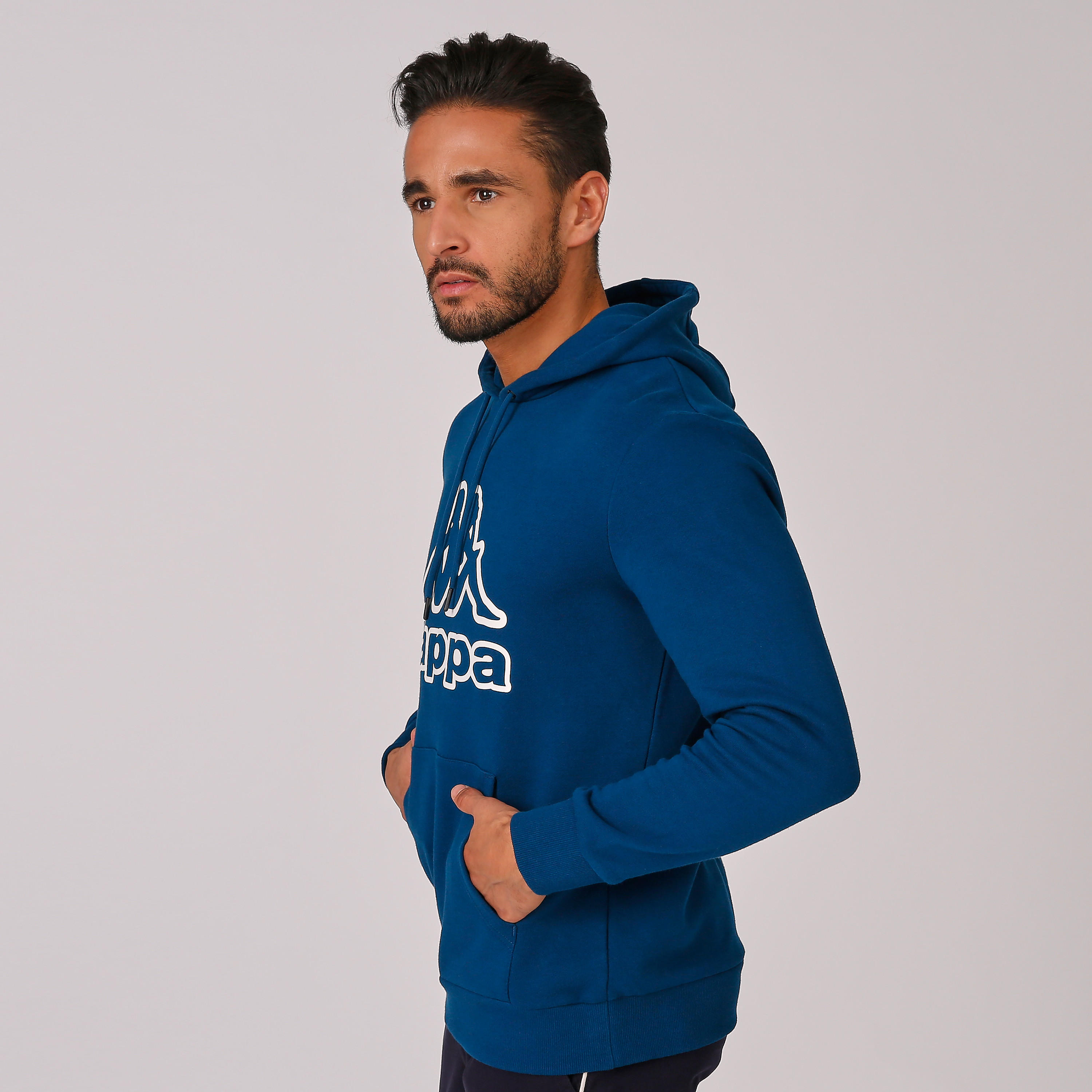 سويت شيرت بقبعة وجيوب كانجارو وطبعات من كابا-men-winterwear-hoodiesandsweatshirts-image-5