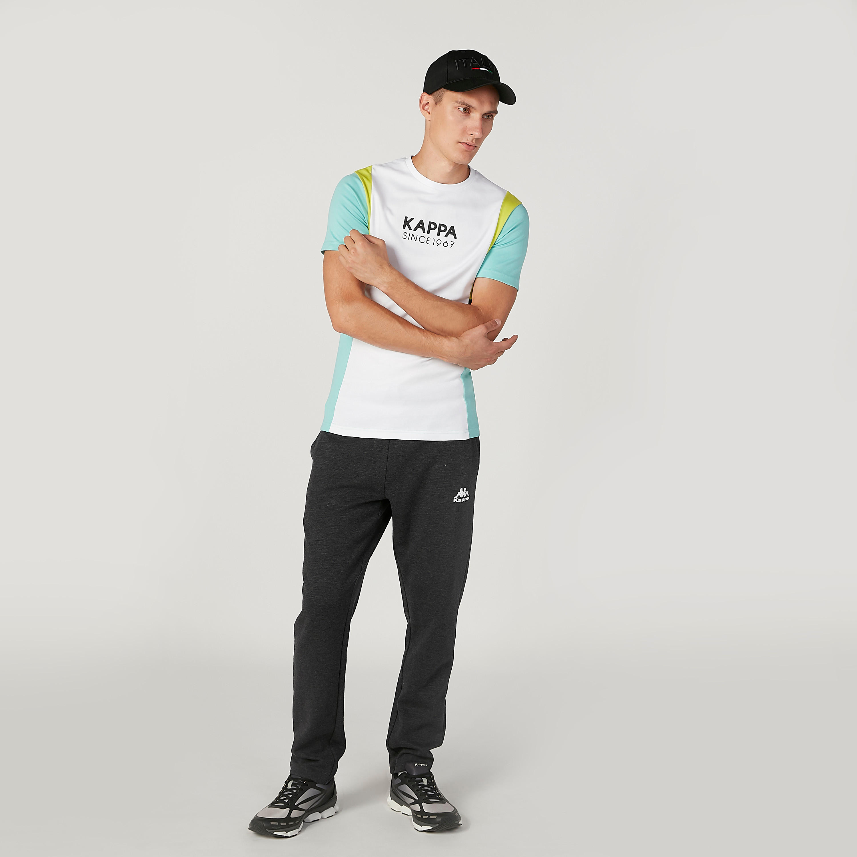 بنطال رياضي بخصر مطّاطي وجيوب من كابا-men-clothing-sportswearandactivewear-bottoms-image-2