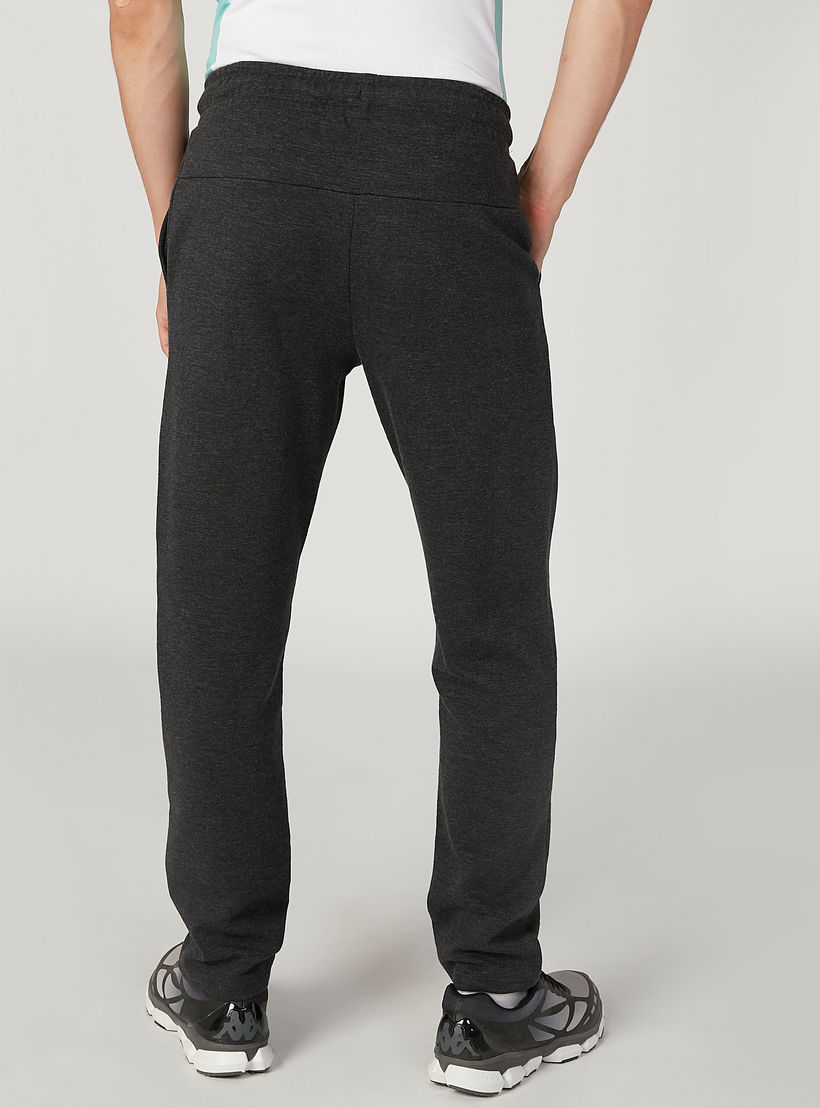 بنطال رياضي بخصر مطّاطي وجيوب من كابا-men-clothing-sportswearandactivewear-bottoms-image-4