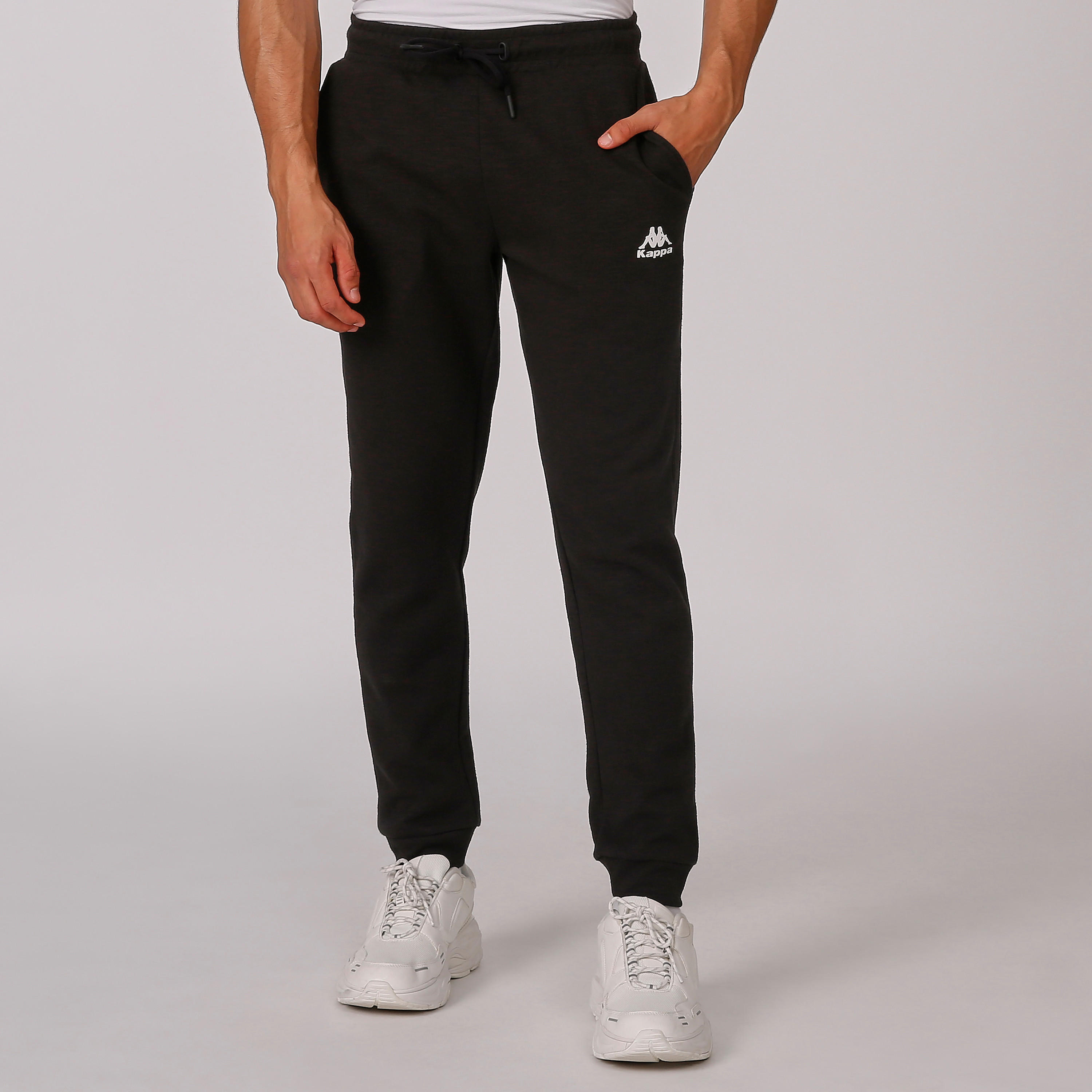 بنطلون رياضي سادة بخصر مطّاطي وجيوب من كابا-men-clothing-sportswearandactivewear-bottoms-image-1