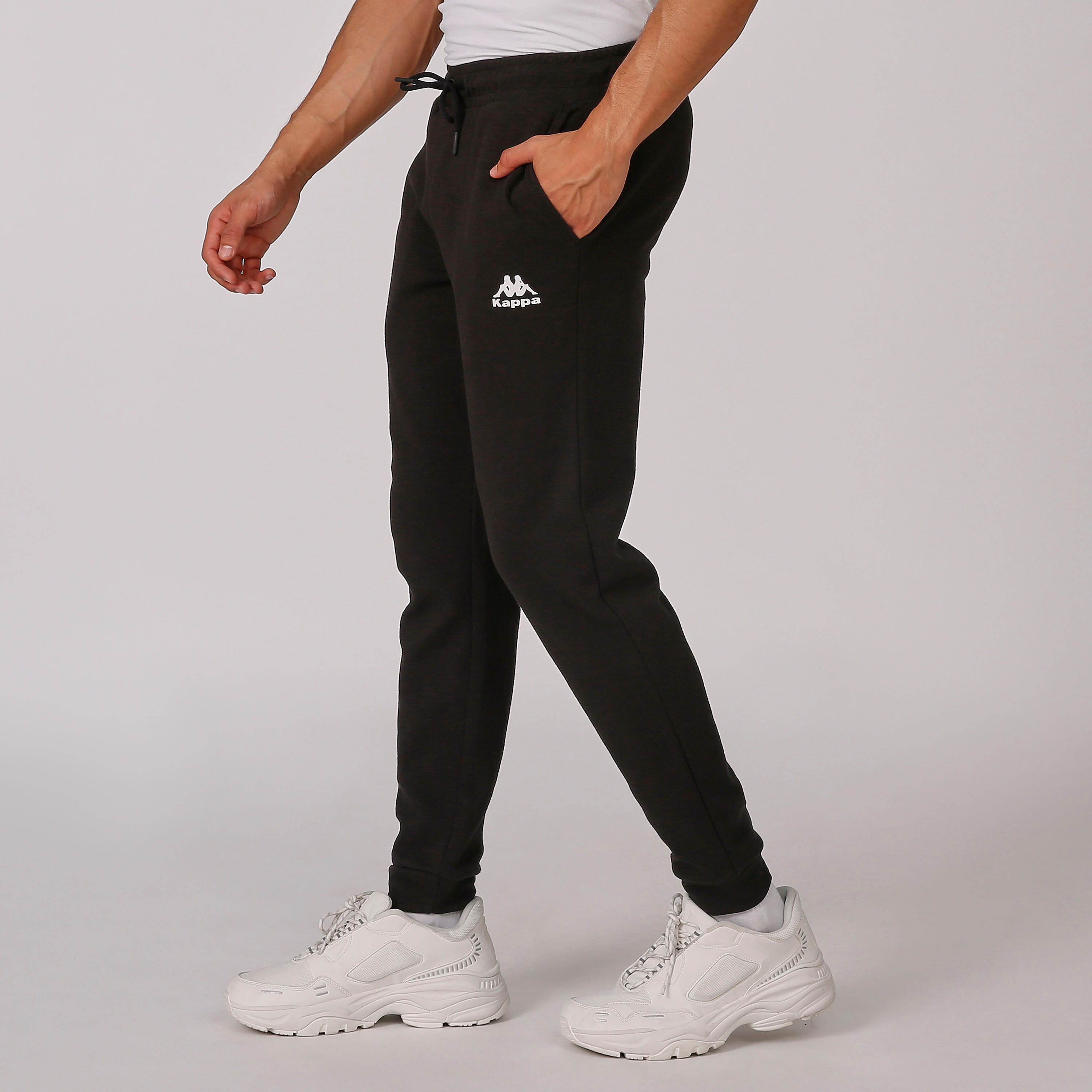 بنطلون رياضي سادة بخصر مطّاطي وجيوب من كابا-men-clothing-sportswearandactivewear-bottoms-image-3