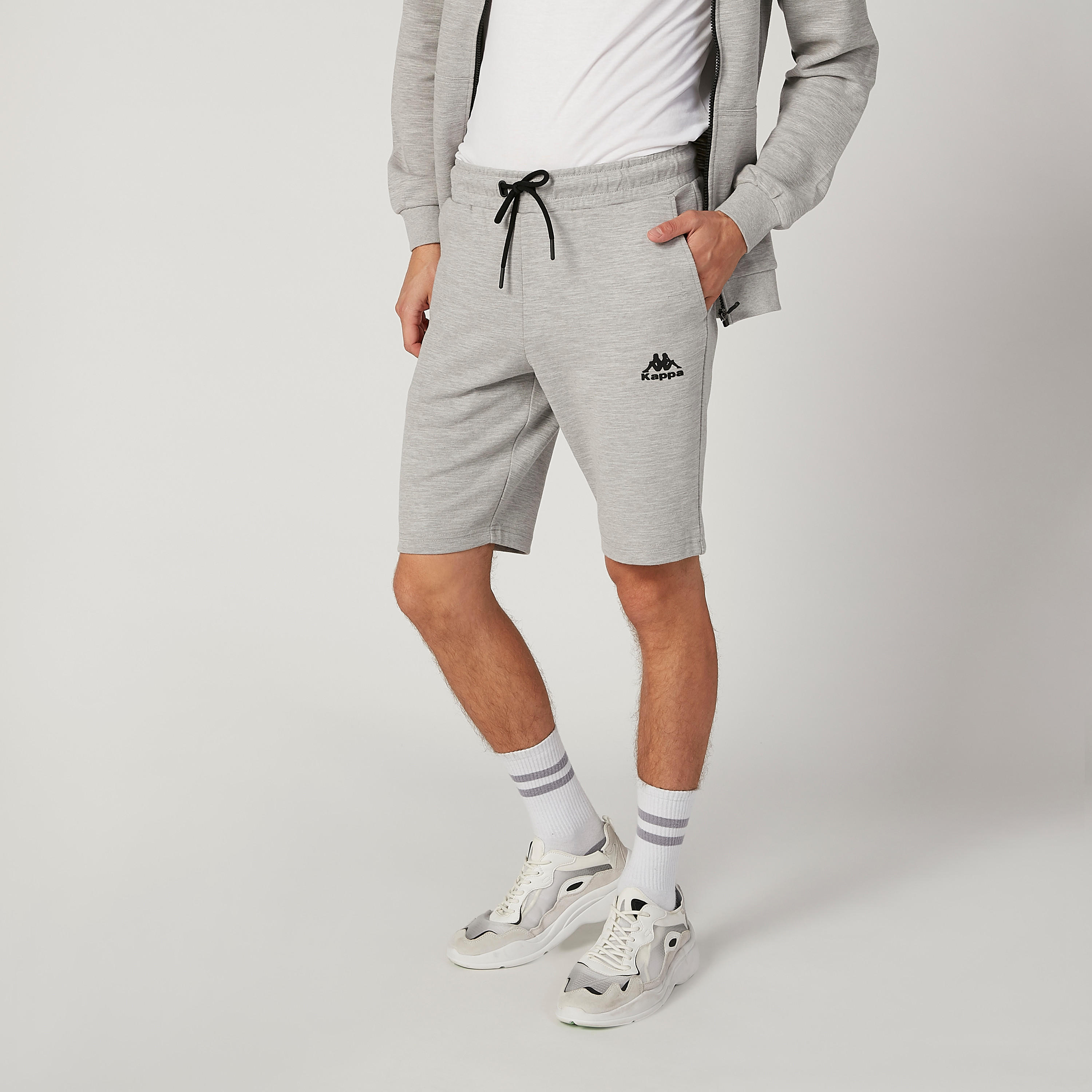شورت سادة بخصر مطاطي وجيوب من كابا-men-clothing-sportswearandactivewear-bottoms-image-1