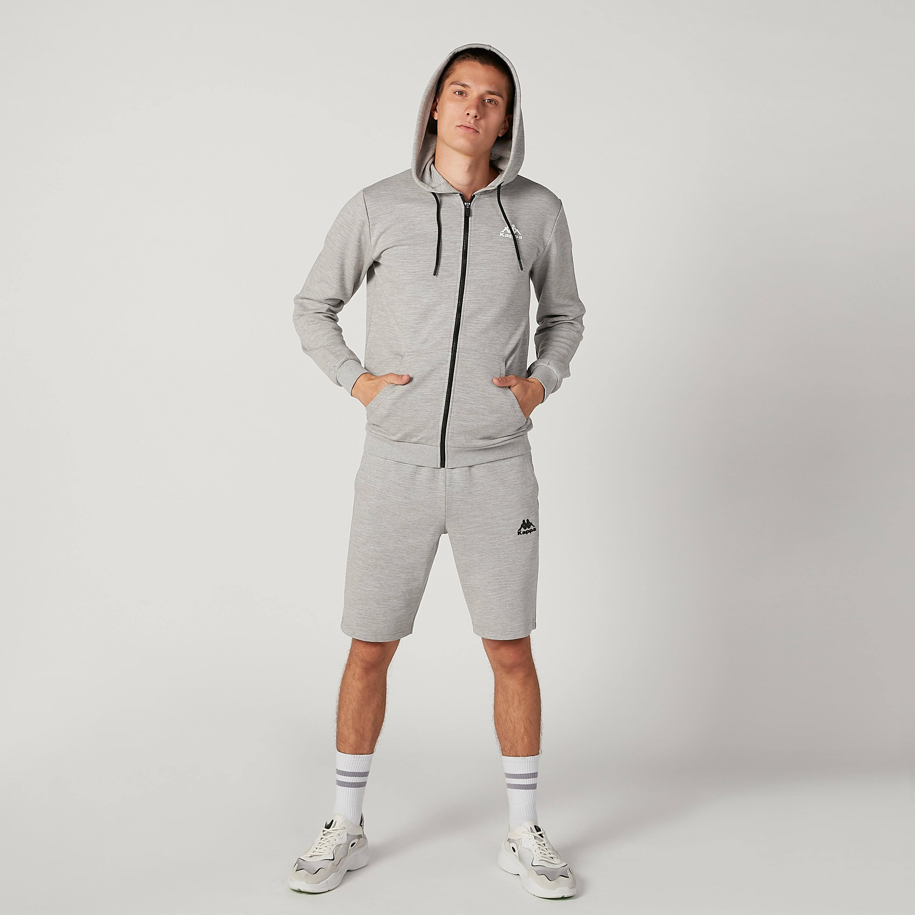شورت سادة بخصر مطاطي وجيوب من كابا-men-clothing-sportswearandactivewear-bottoms-image-2