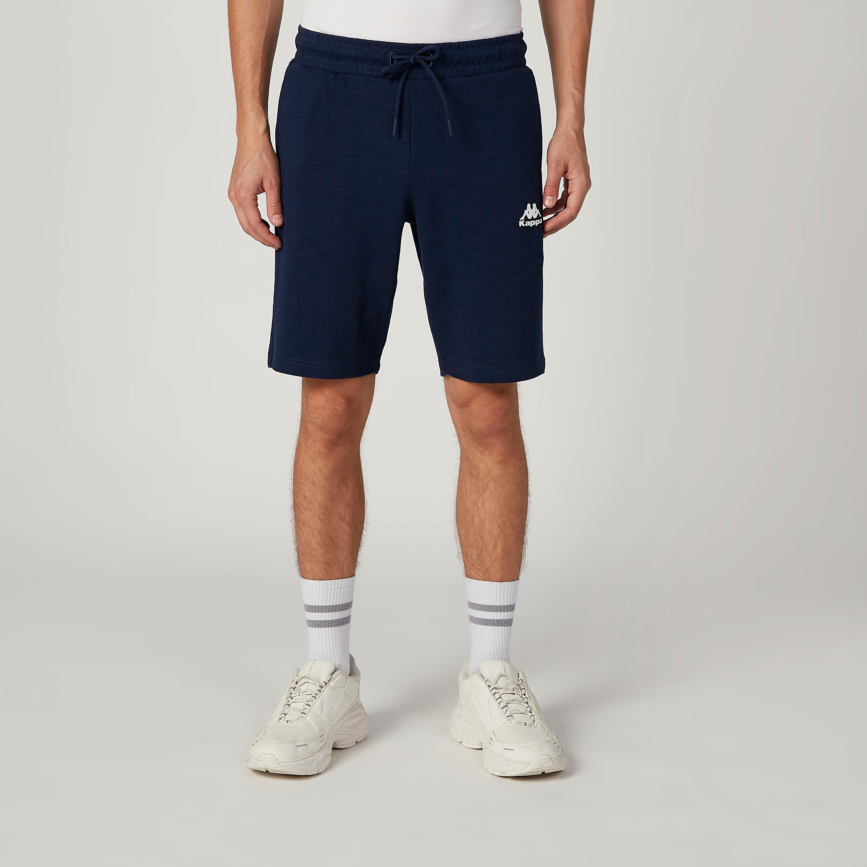 شورت بخصر مطاطي ورباط من كابا-men-clothing-sportswearandactivewear-bottoms-image-1